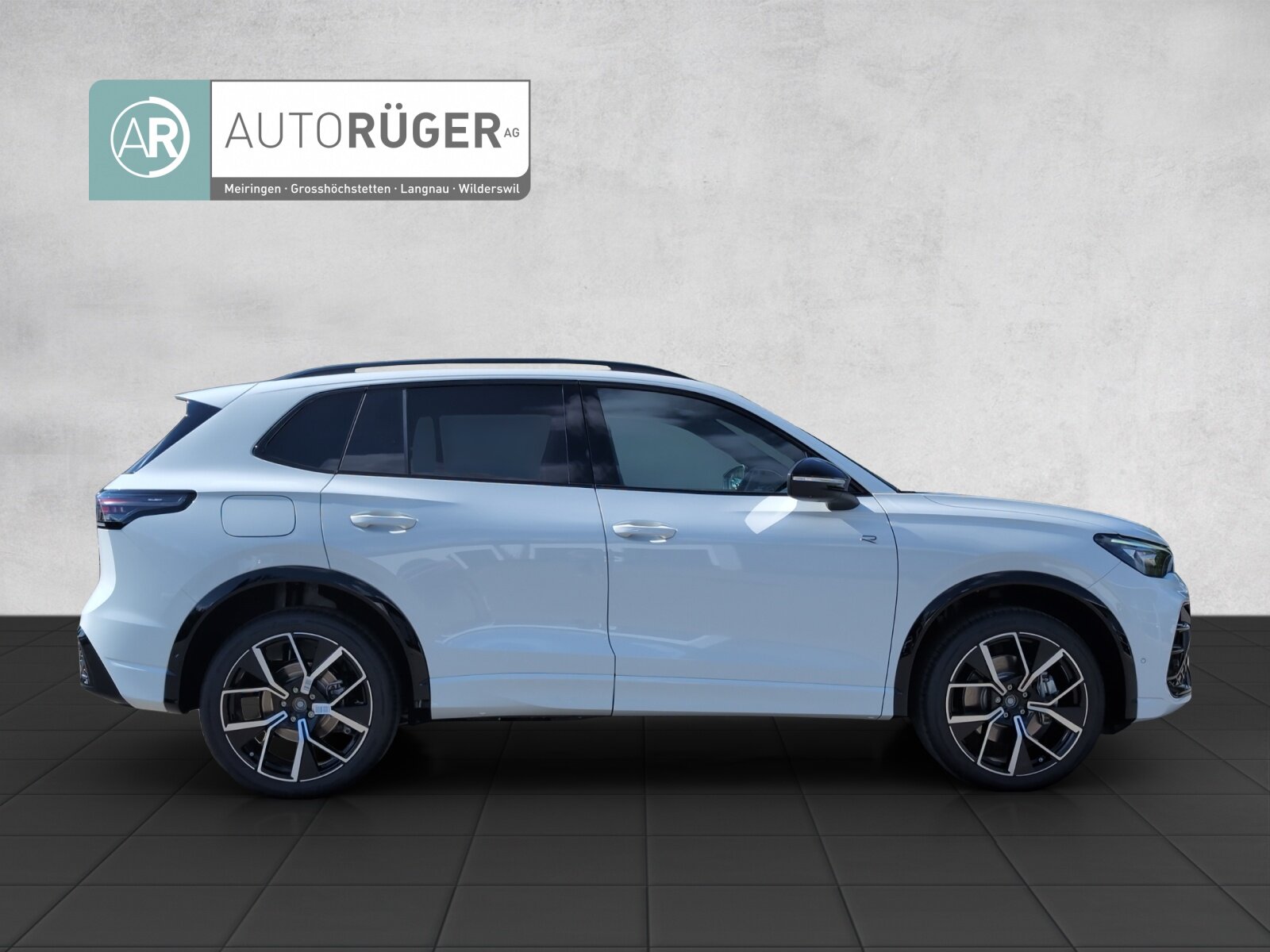 VW Tiguan R-Line UNITED 4Motion, Diesel, Neuwagen, Automatik - 7