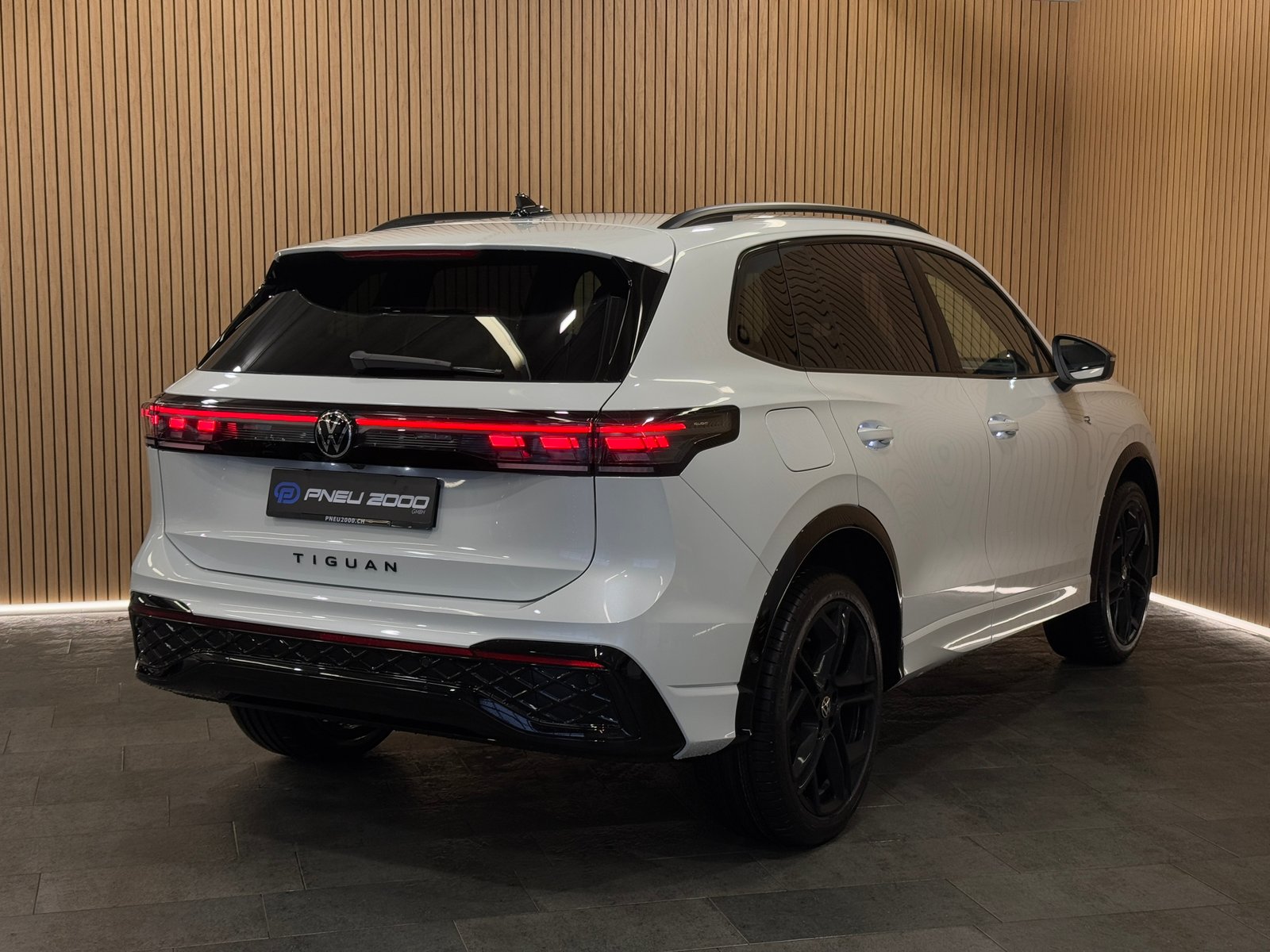 VW Tiguan 1.5 TSI evo2 eHybrid R-Line DSG * Orys Weiss *, Plug-in-Hybrid Benzin/Elektro, Neuwagen, Automatik - 5