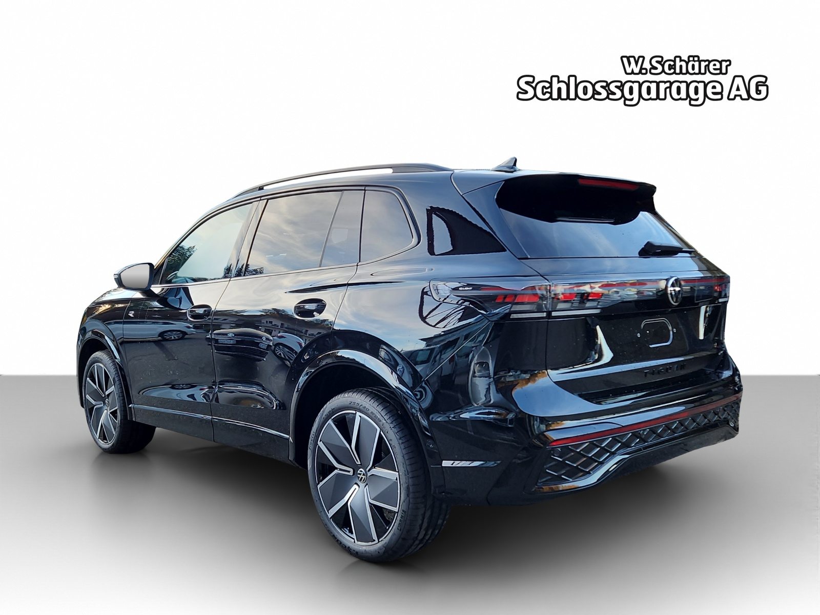 VW Tiguan R-Line, Petrol, New car, Automatic - 3