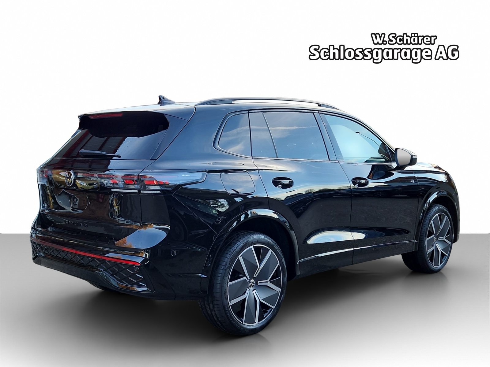 VW Tiguan R-Line, Petrol, New car, Automatic - 5
