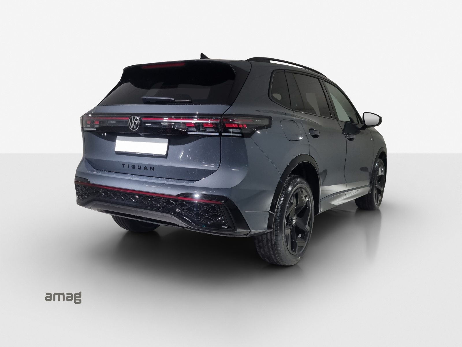 VW Tiguan R-Line, Petrol, New car, Automatic - 5