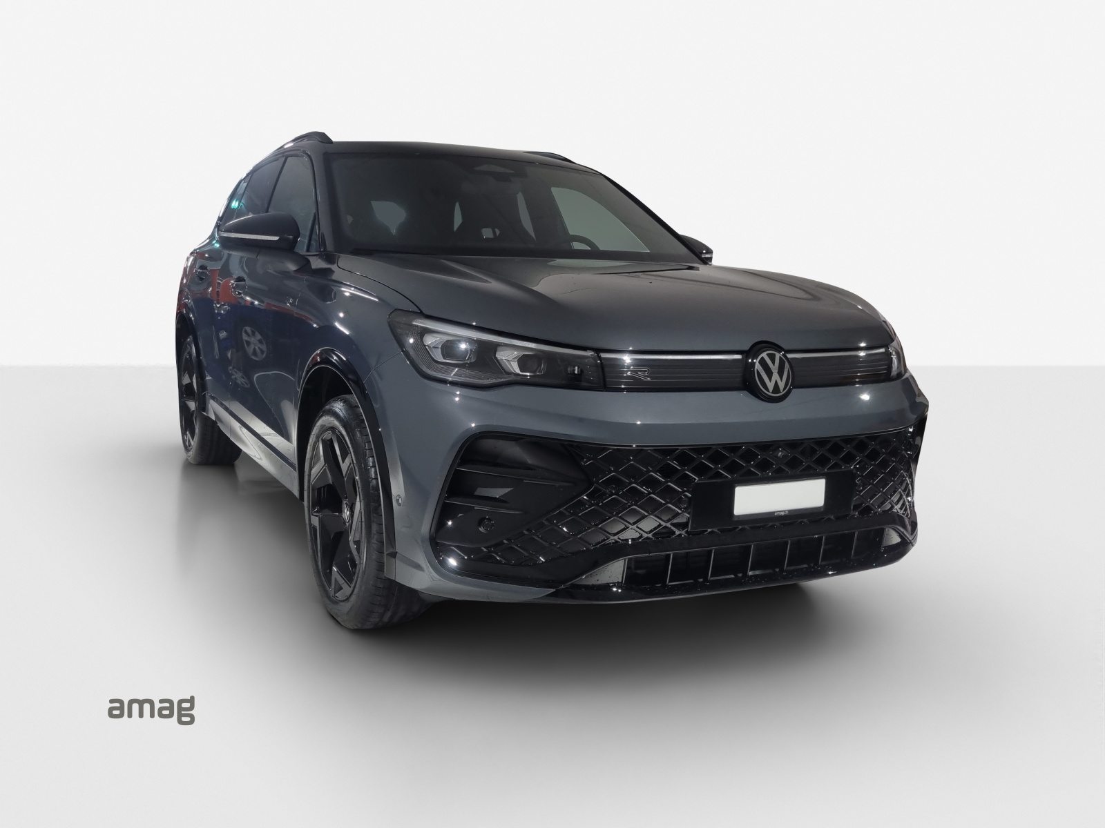 VW Tiguan R-Line, Petrol, New car, Automatic - 6
