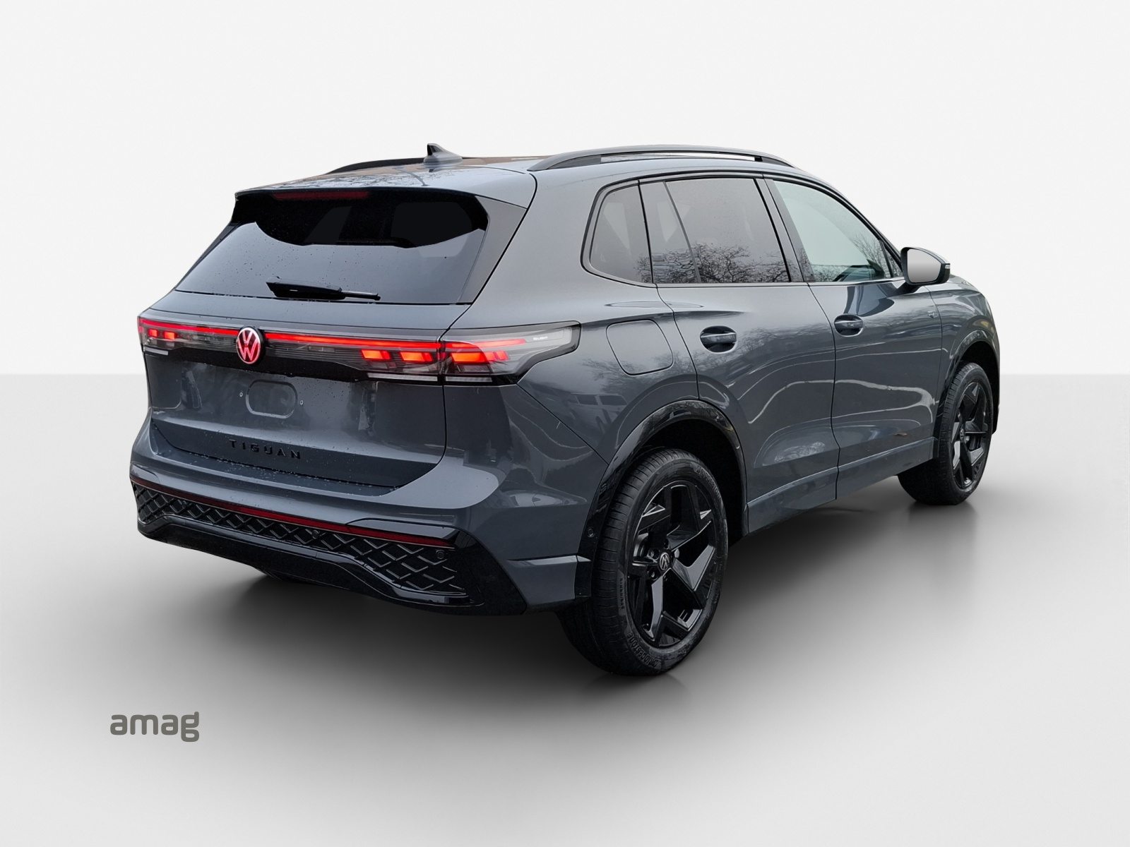 VW Tiguan R-Line, Petrol, New car, Automatic - 5