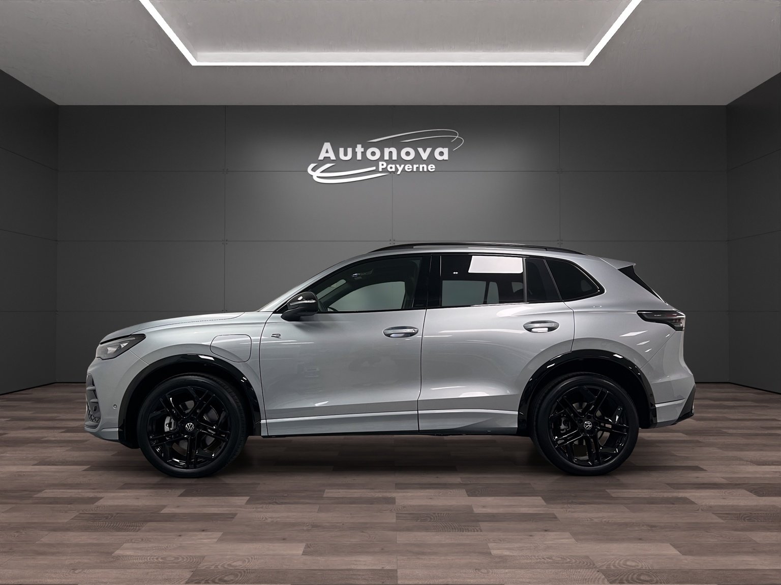 VW Tiguan 1.5 TSI evo2 eHybrid R-Line DSG, Hybride Rechargeable Essence/Électricité, Voiture nouvelle, Automatique - 3