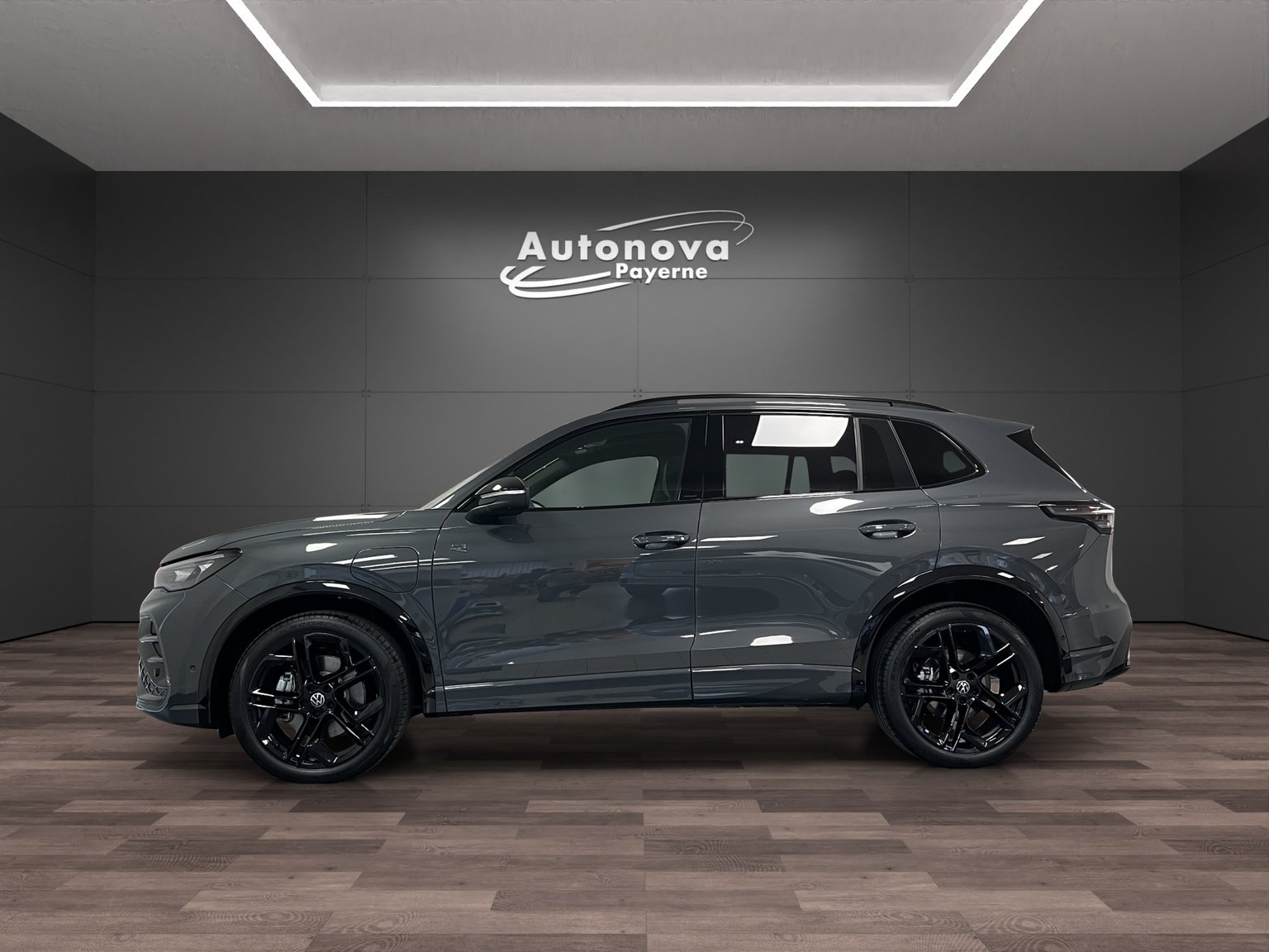 VW Tiguan 1.5 TSI evo2 eHybrid R-Line DSG, Hybride Rechargeable Essence/Électricité, Voiture nouvelle, Automatique - 3
