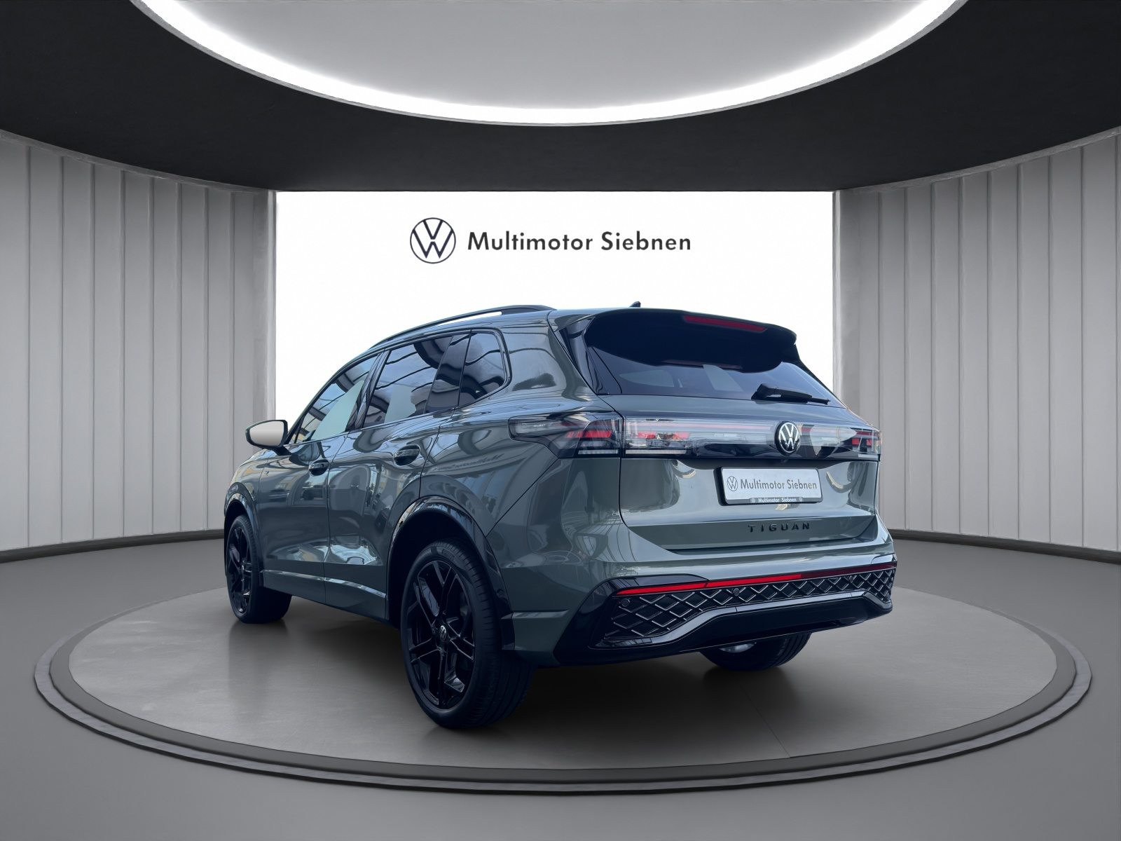 VW Tiguan R-Line, Petrol, New car, Automatic - 3