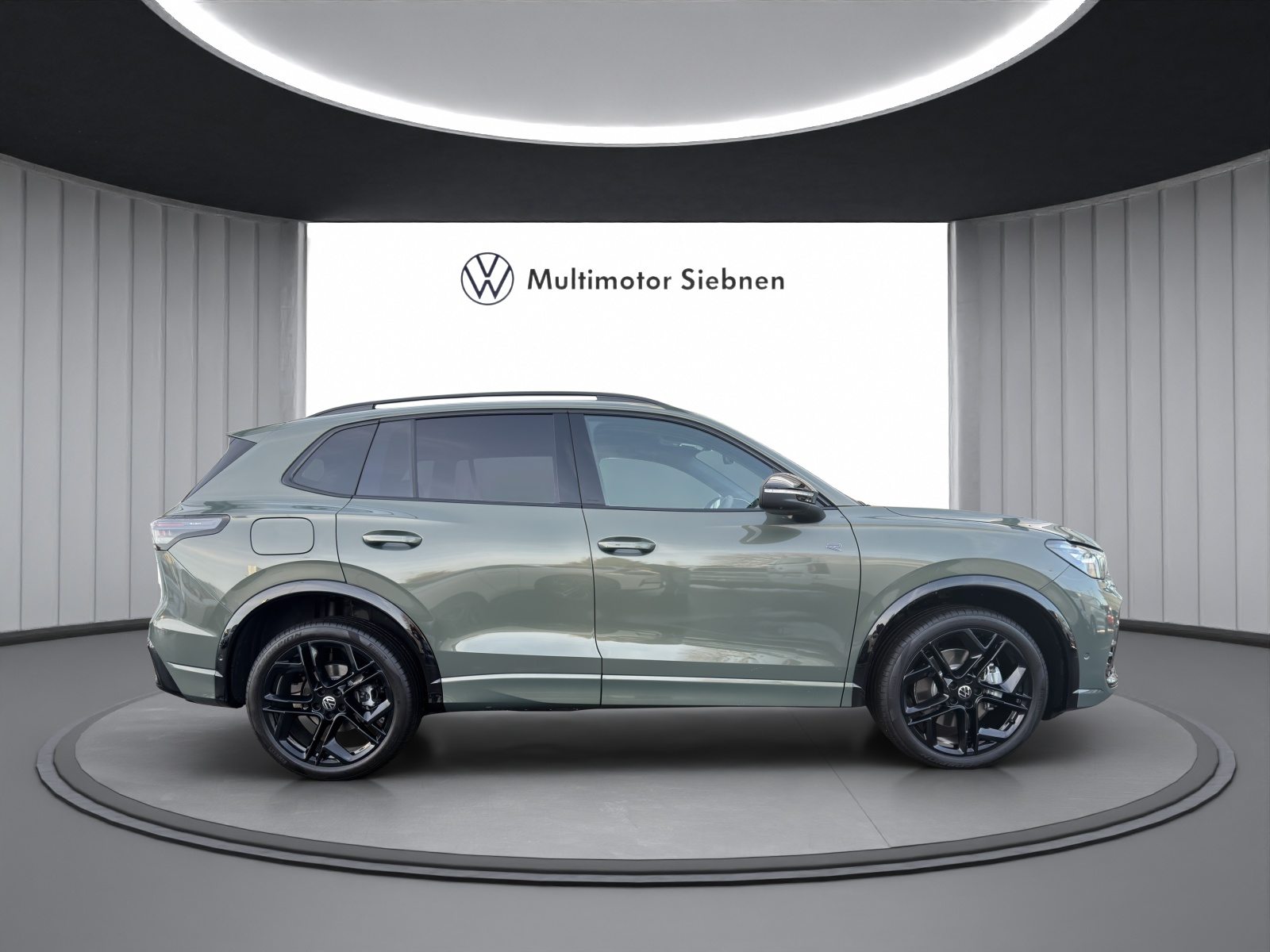 VW Tiguan R-Line, Petrol, New car, Automatic - 6