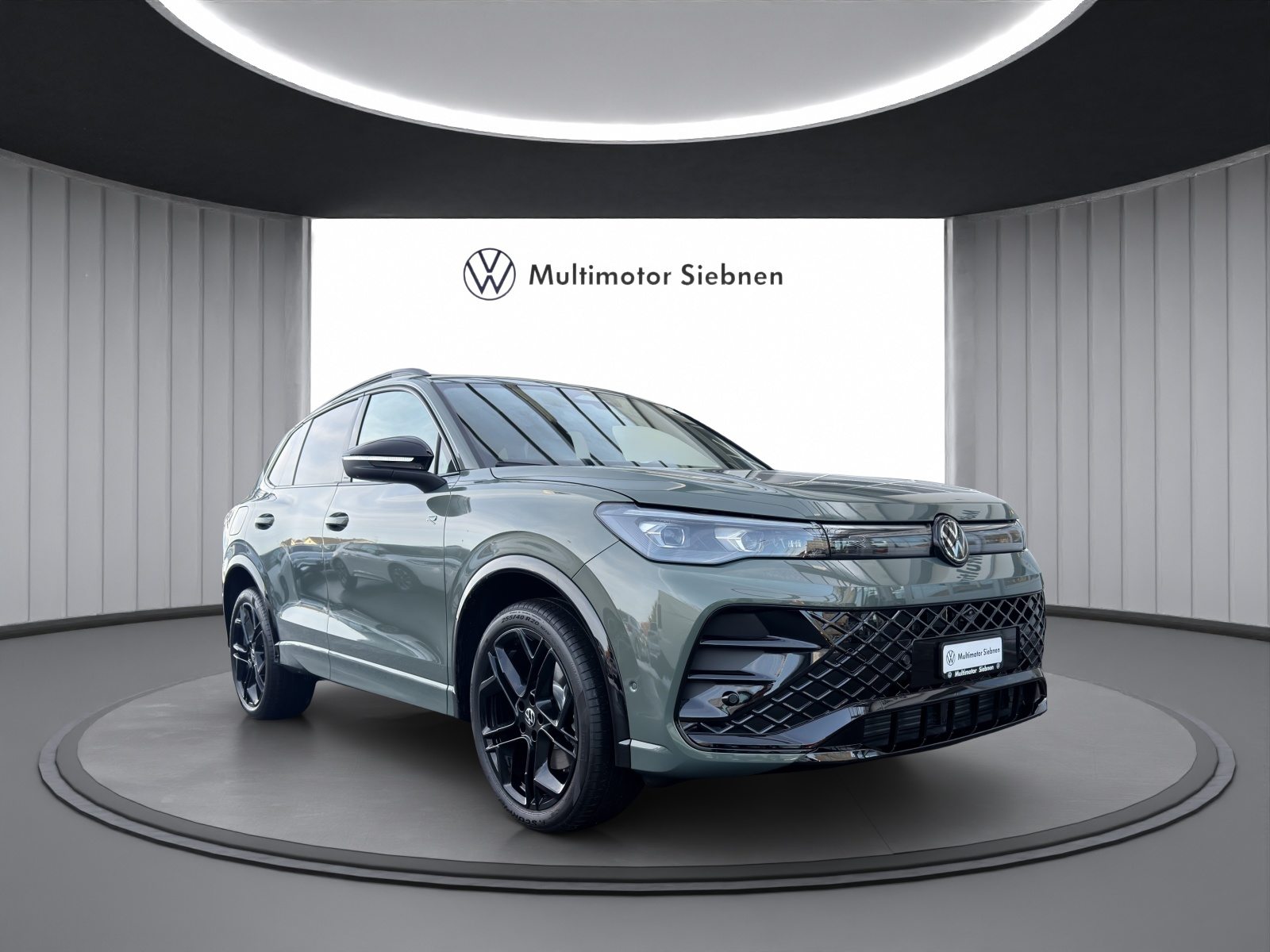 VW Tiguan R-Line, Petrol, New car, Automatic - 7