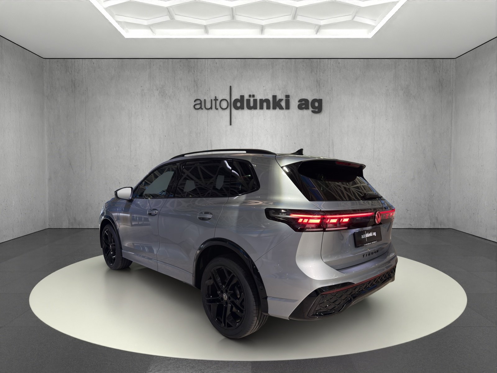 VW Tiguan 1.5 TSI evo2 eHybrid R-Line DSG, Plug-in-Hybrid Petrol/Electric, New car, Automatic - 3
