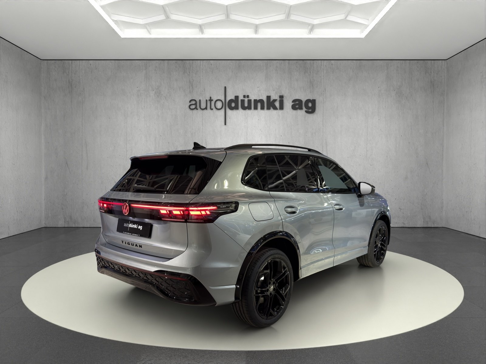 VW Tiguan 1.5 TSI evo2 eHybrid R-Line DSG, Plug-in-Hybrid Petrol/Electric, New car, Automatic - 4