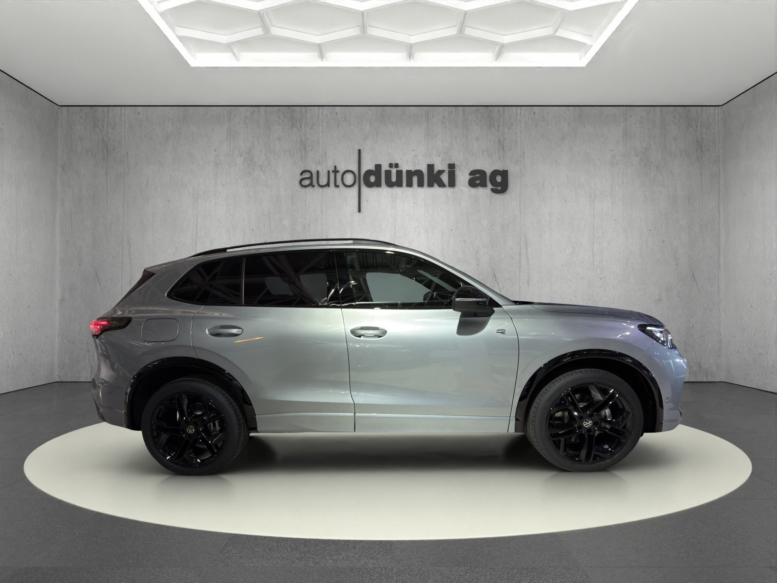 VW Tiguan 1.5 TSI evo2 eHybrid R-Line DSG, Plug-in-Hybrid Petrol/Electric, New car, Automatic - 5