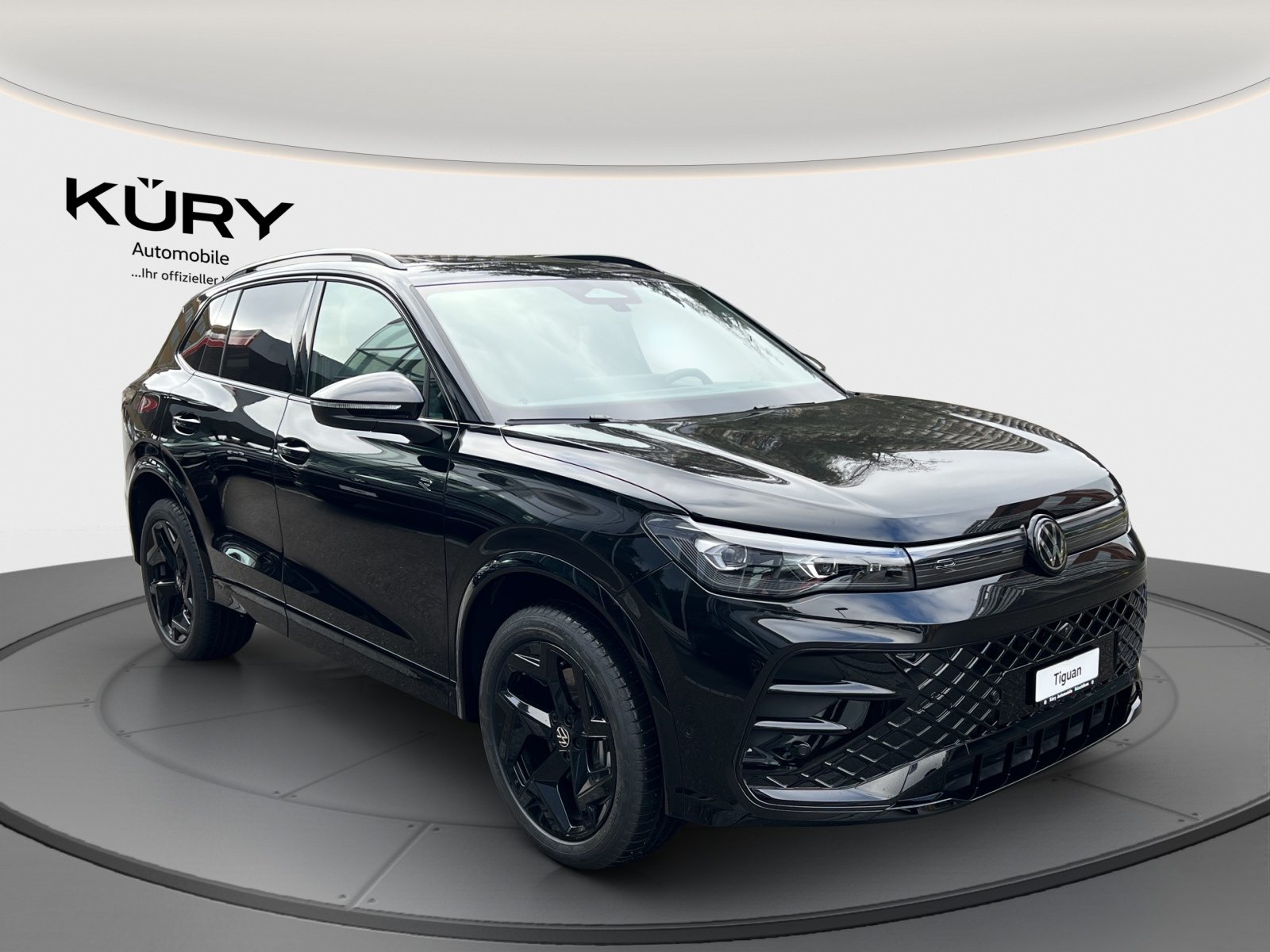 VW Tiguan R-Line, Petrol, New car, Automatic - 3