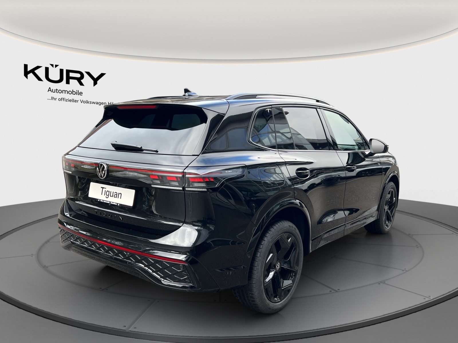 VW Tiguan R-Line, Petrol, New car, Automatic - 5