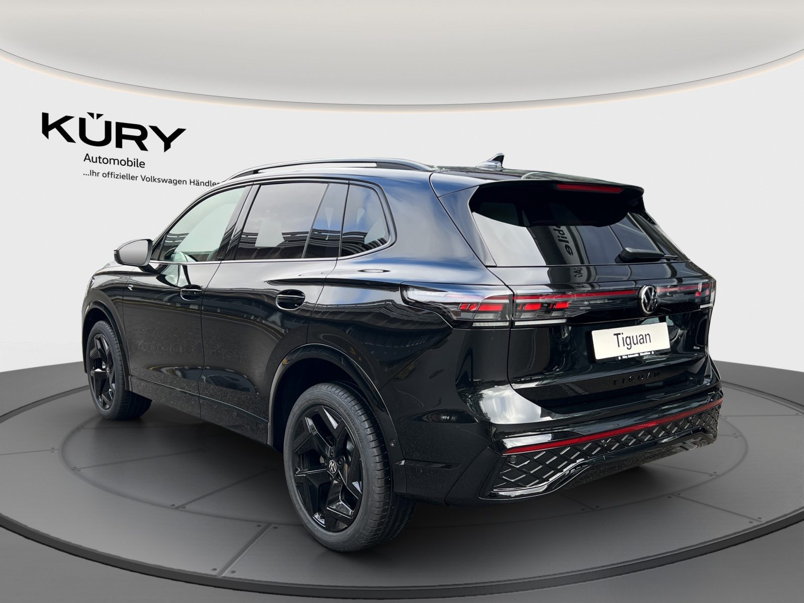 VW Tiguan R-Line, Petrol, New car, Automatic - 7