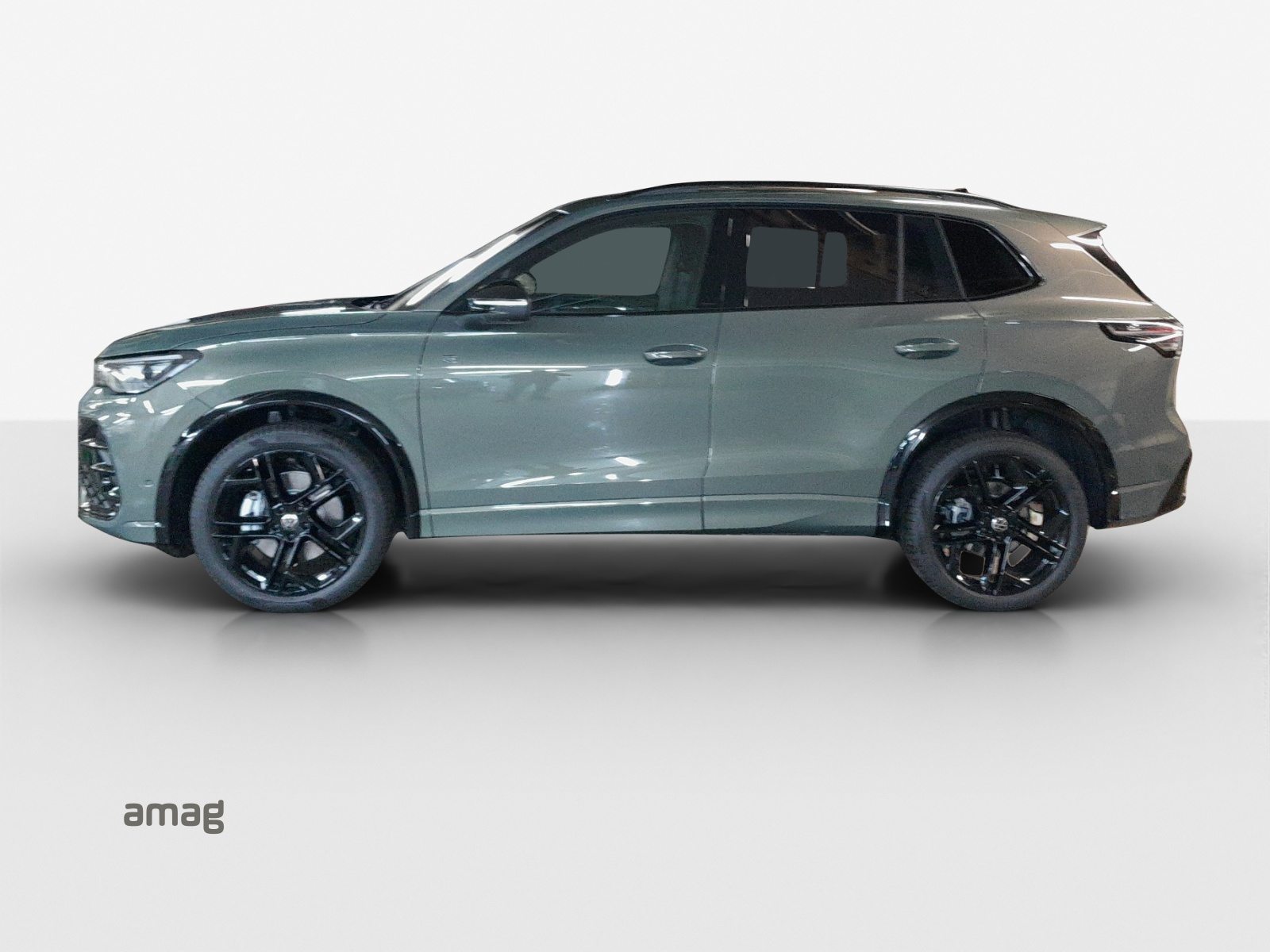 VW Tiguan R-Line, Petrol, New car, Automatic - 2