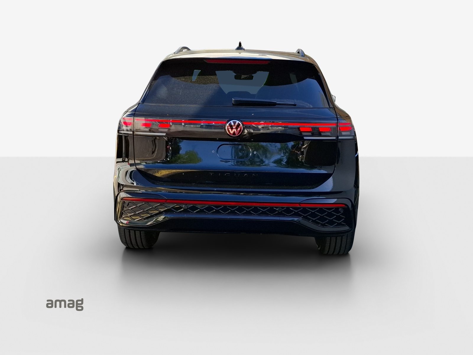 VW Tiguan R-Line, Petrol, New car, Automatic - 4