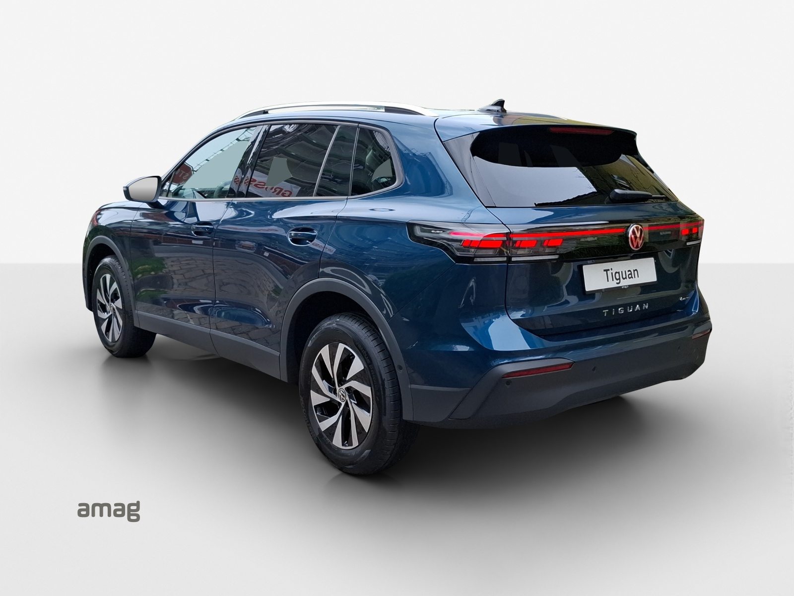 VW Tiguan UNITED, Petrol, New car, Automatic - 3