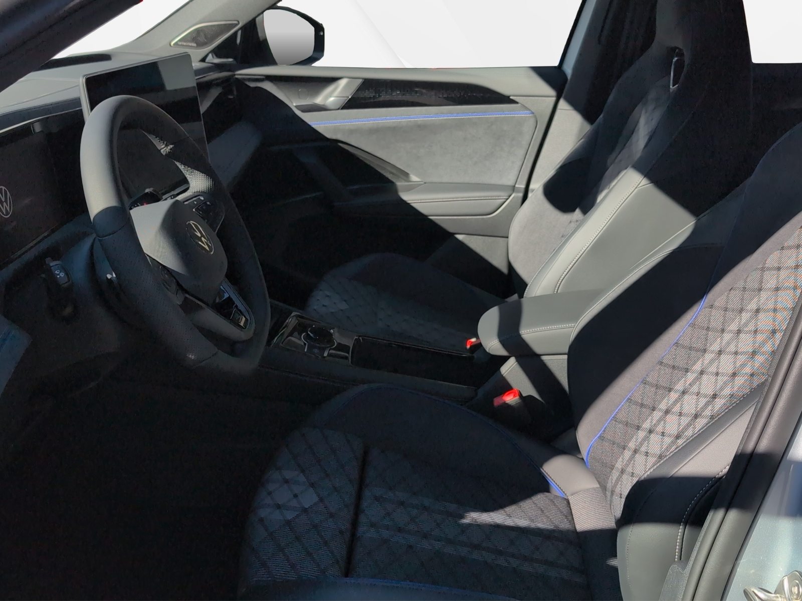 VW Tiguan R-Line, Petrol, New car, Automatic - 6