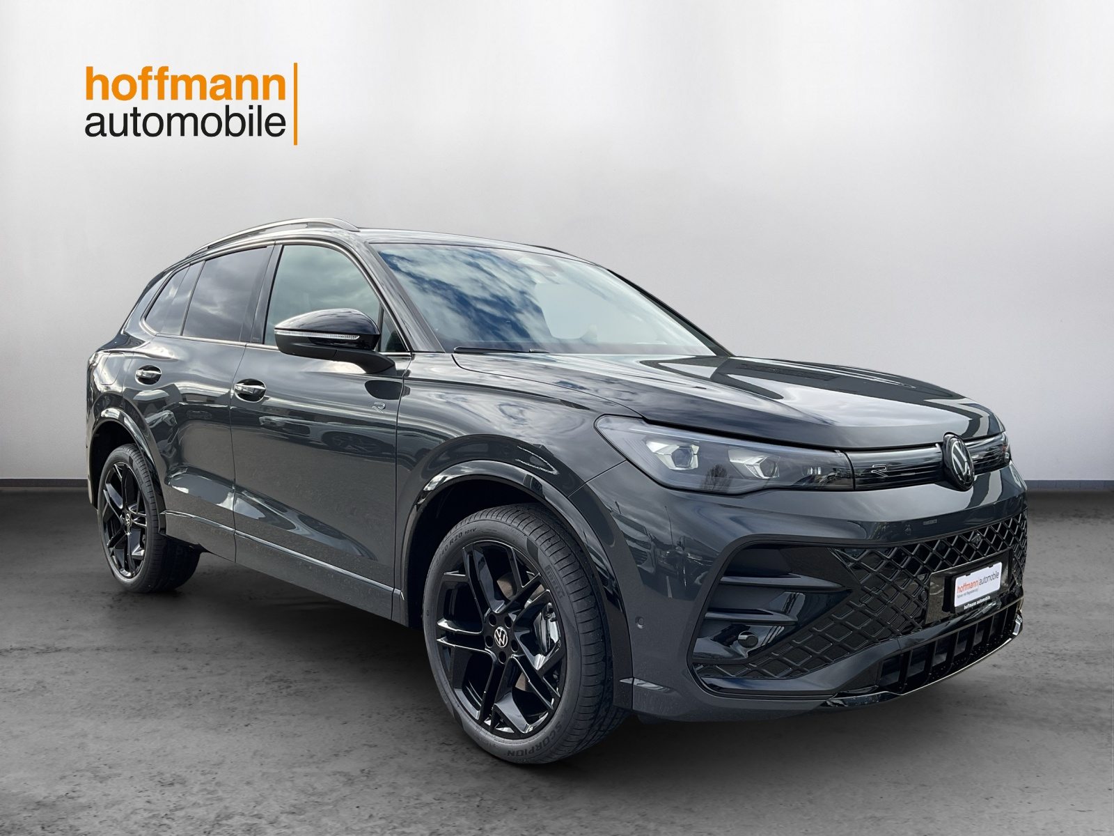 VW Tiguan R-Line, Petrol, New car, Automatic - 3