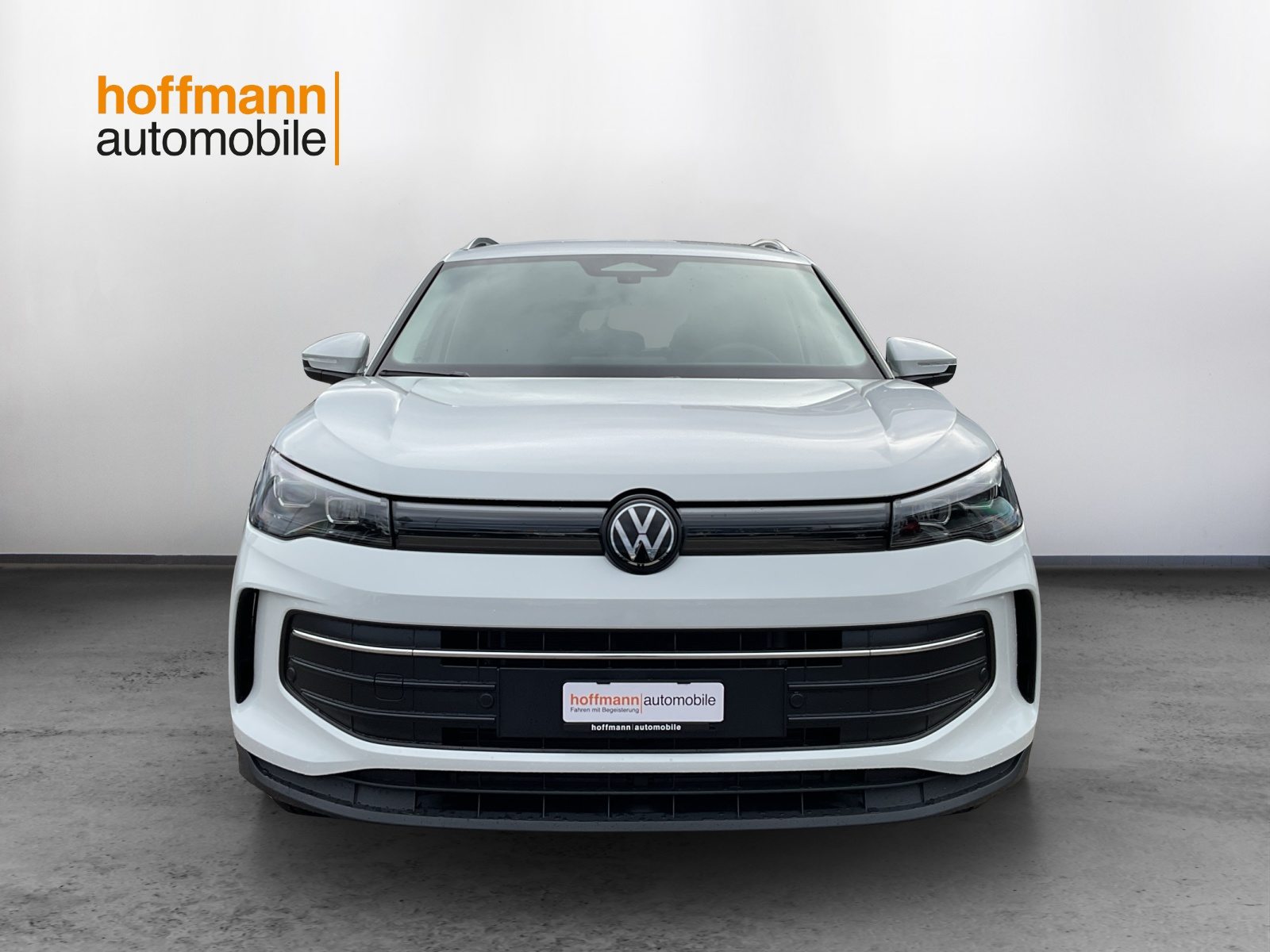 VW Tiguan UNITED, Petrol, New car, Automatic - 2
