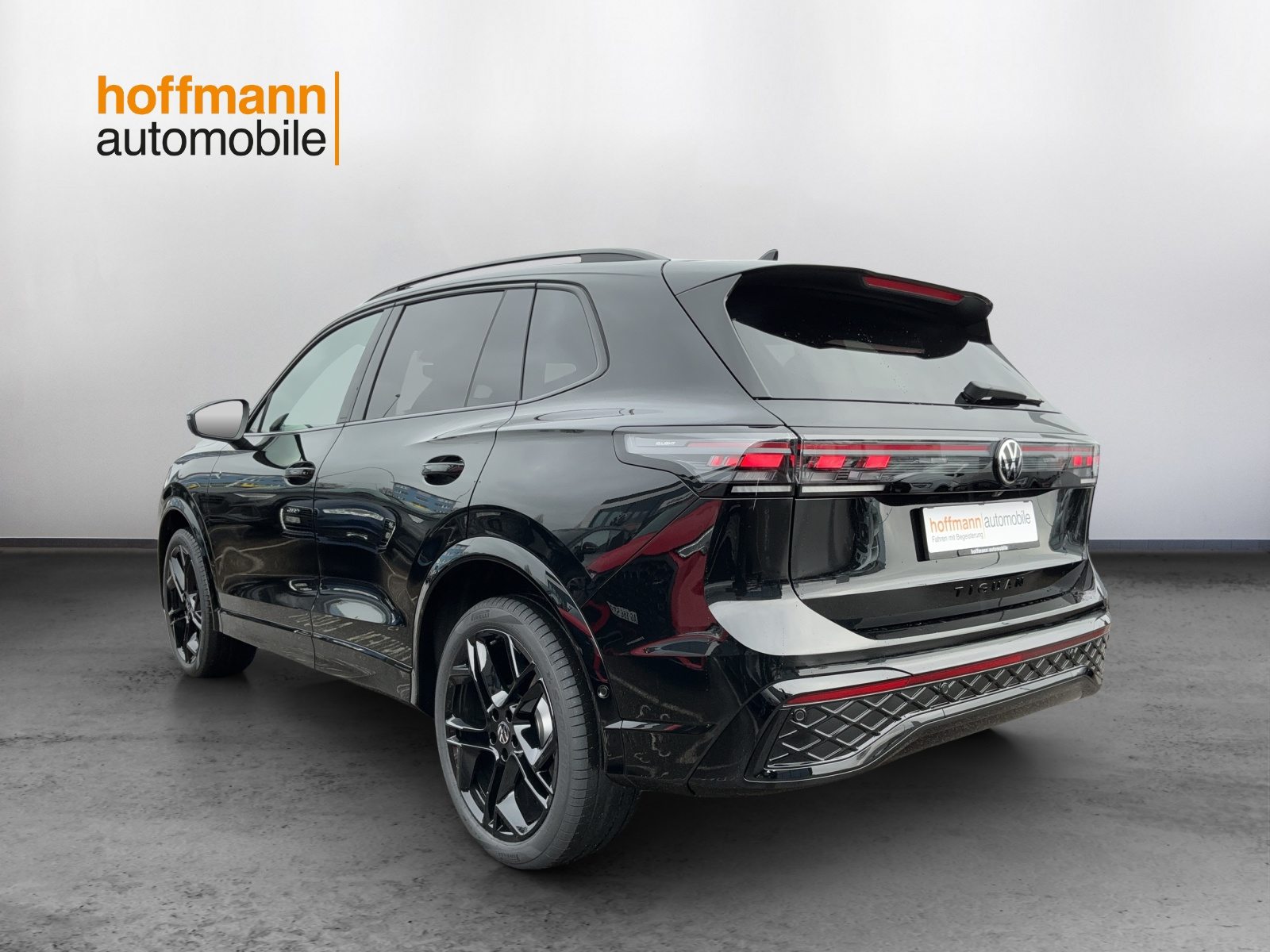VW Tiguan R-Line, Petrol, New car, Automatic - 6