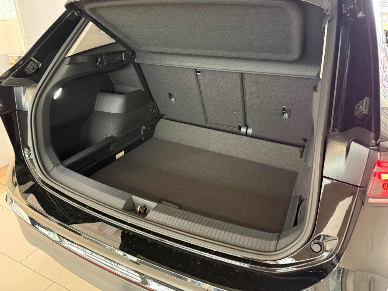 VW Tiguan Elegance, Diesel, New car, Automatic - 5