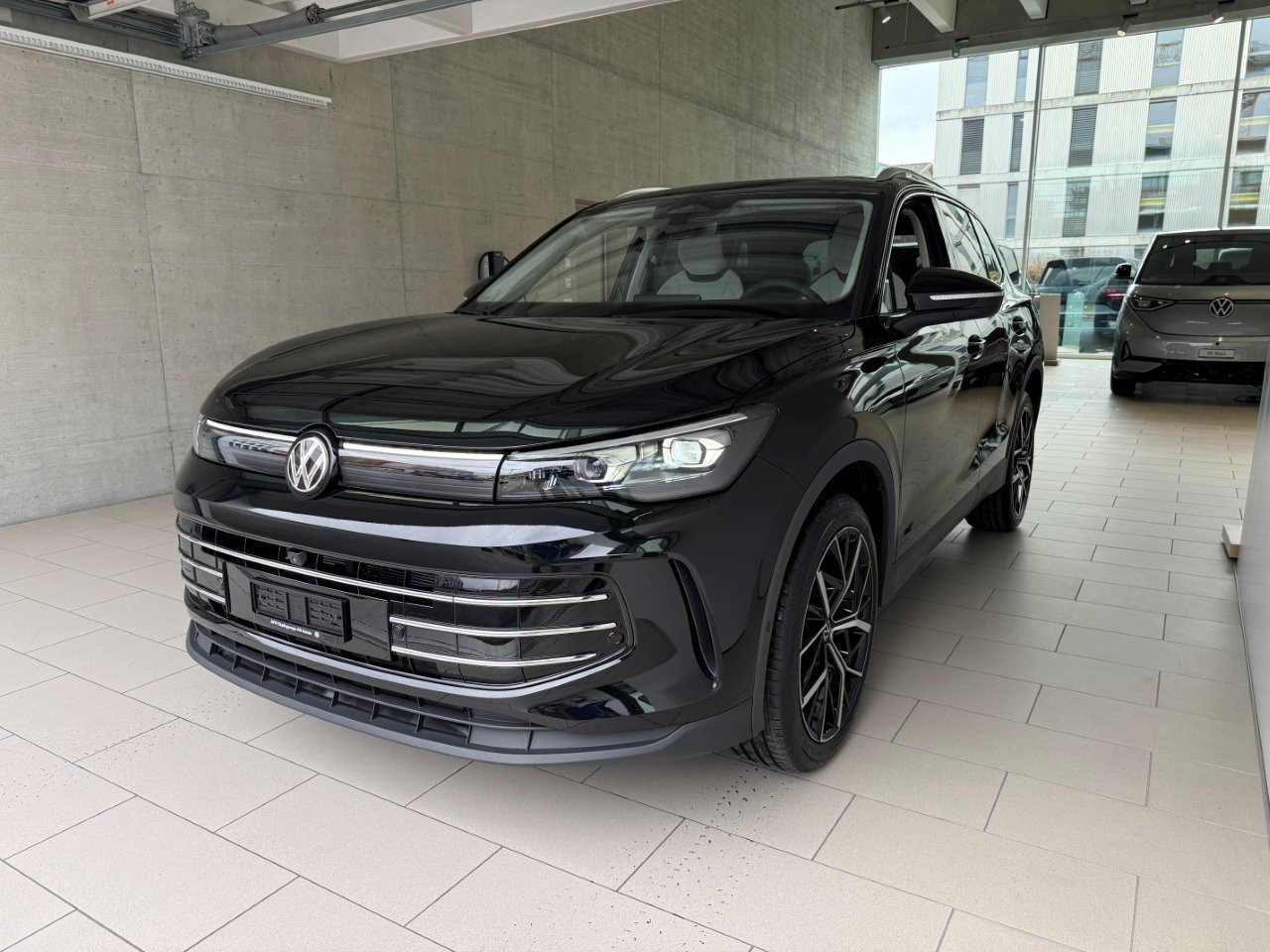 VW Tiguan Elegance, Diesel, New car, Automatic - 6
