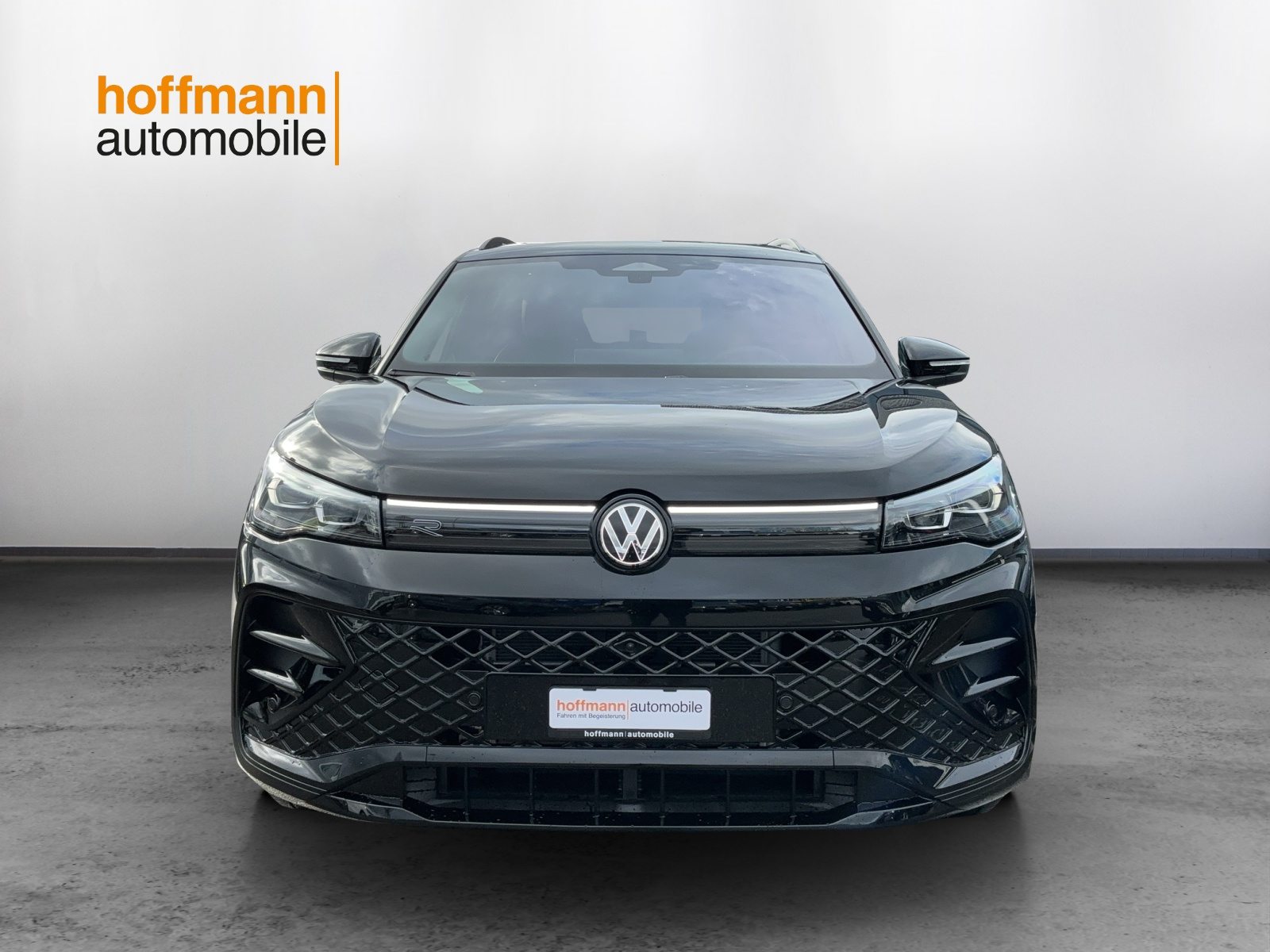 VW Tiguan R-Line, Full-Hybrid Petrol/Electric, New car, Automatic - 2