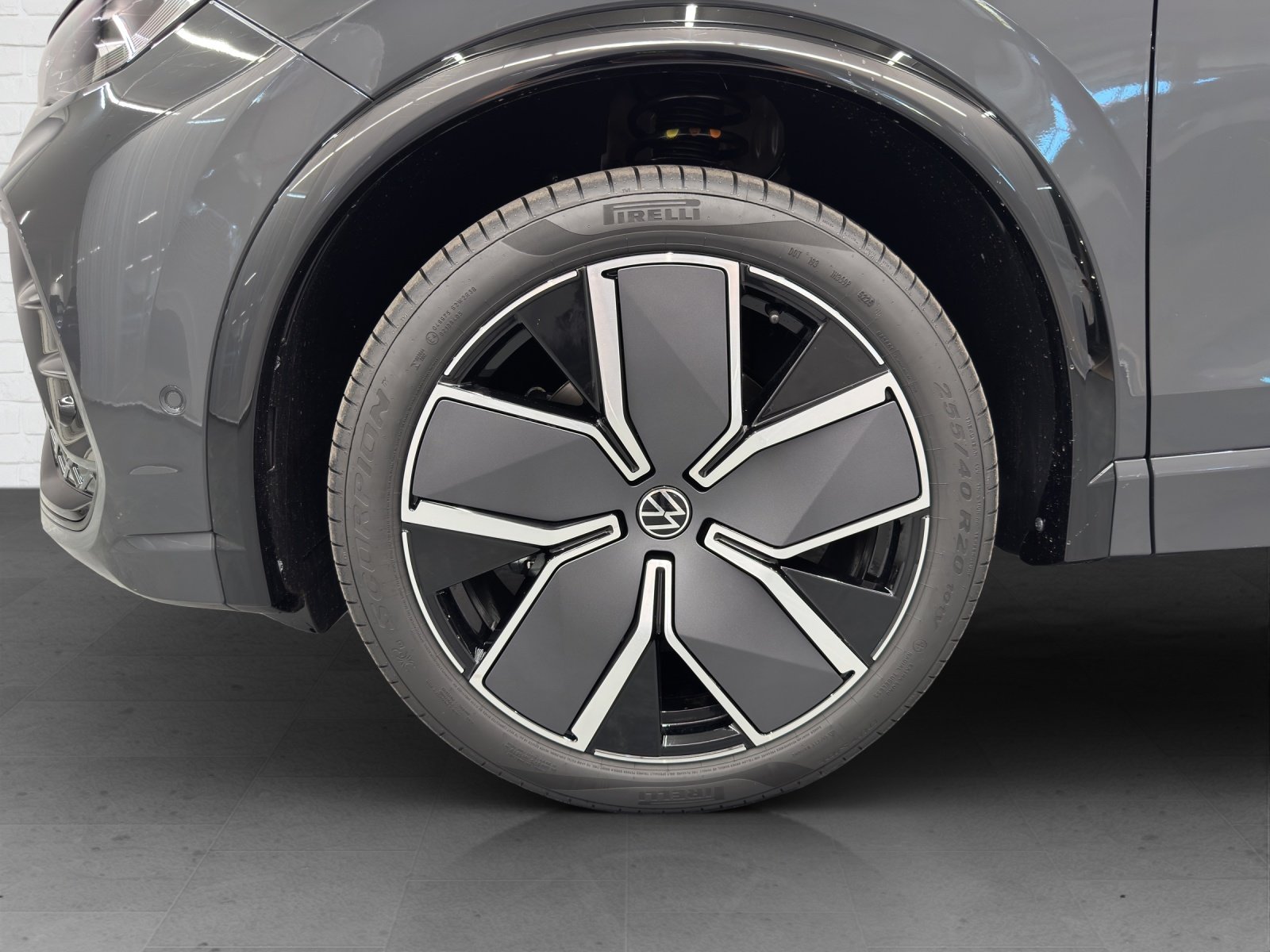 VW Tiguan 2.0 TSI R-Line DSG 4motion, Benzin, Neuwagen, Automatik - 6