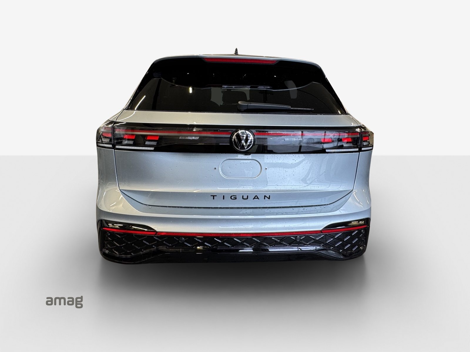 VW Tiguan R-Line, Petrol, New car, Automatic - 4