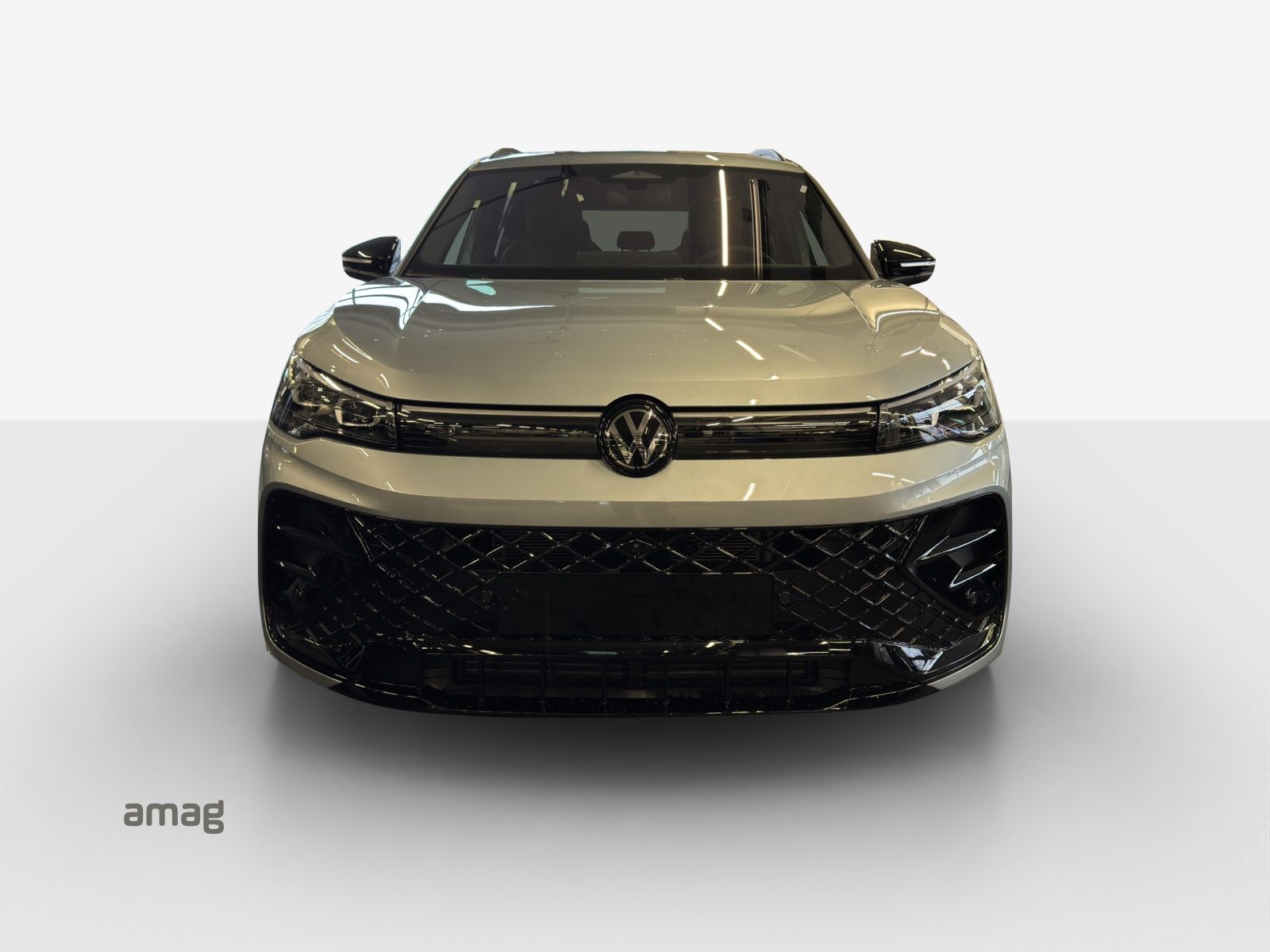 VW Tiguan R-Line, Petrol, New car, Automatic - 7