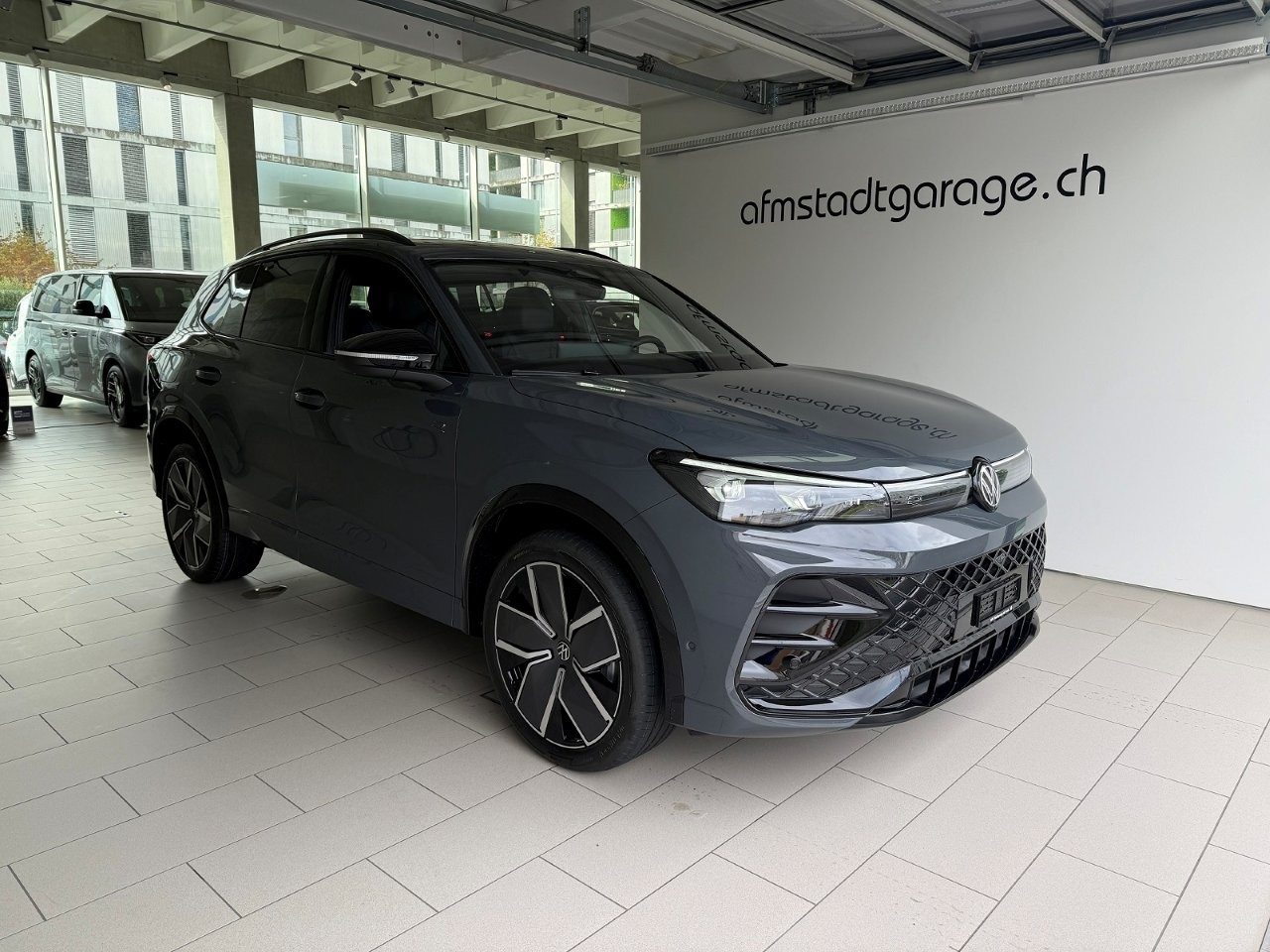 VW Tiguan R-Line UNITED, Petrol, New car, Automatic - 2