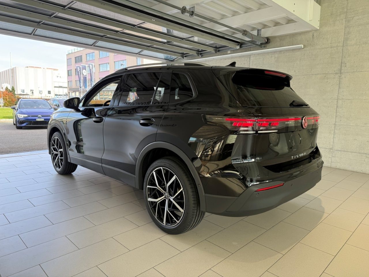 VW Tiguan UNITED, Essence, Voiture nouvelle, Automatique - 3