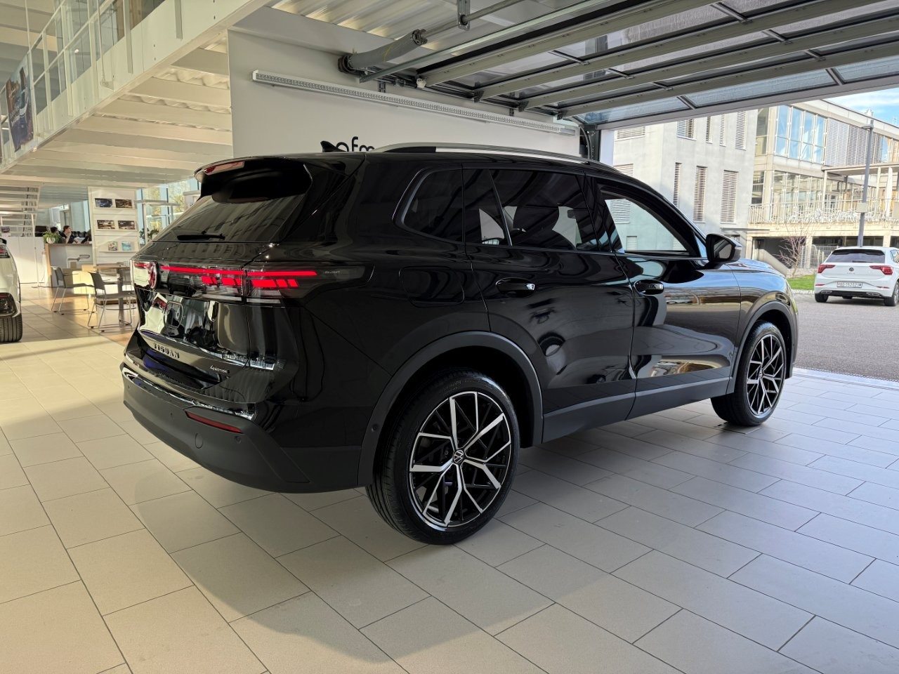 VW Tiguan UNITED, Essence, Voiture nouvelle, Automatique - 4