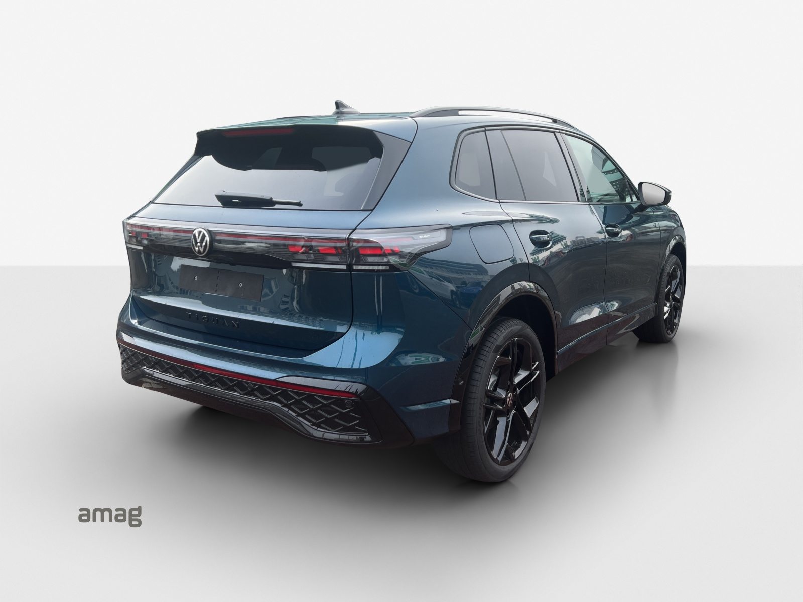 VW Tiguan R-Line, Petrol, New car, Automatic - 5