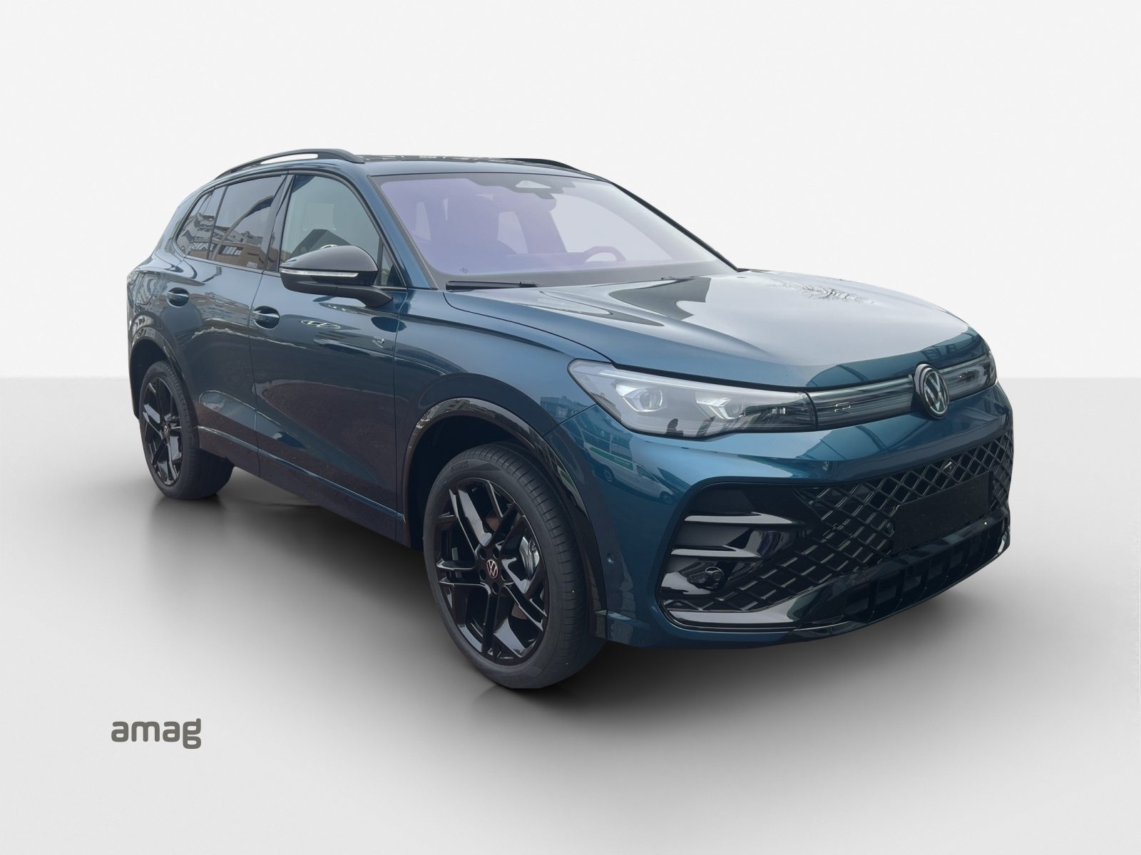 VW Tiguan R-Line, Petrol, New car, Automatic - 6
