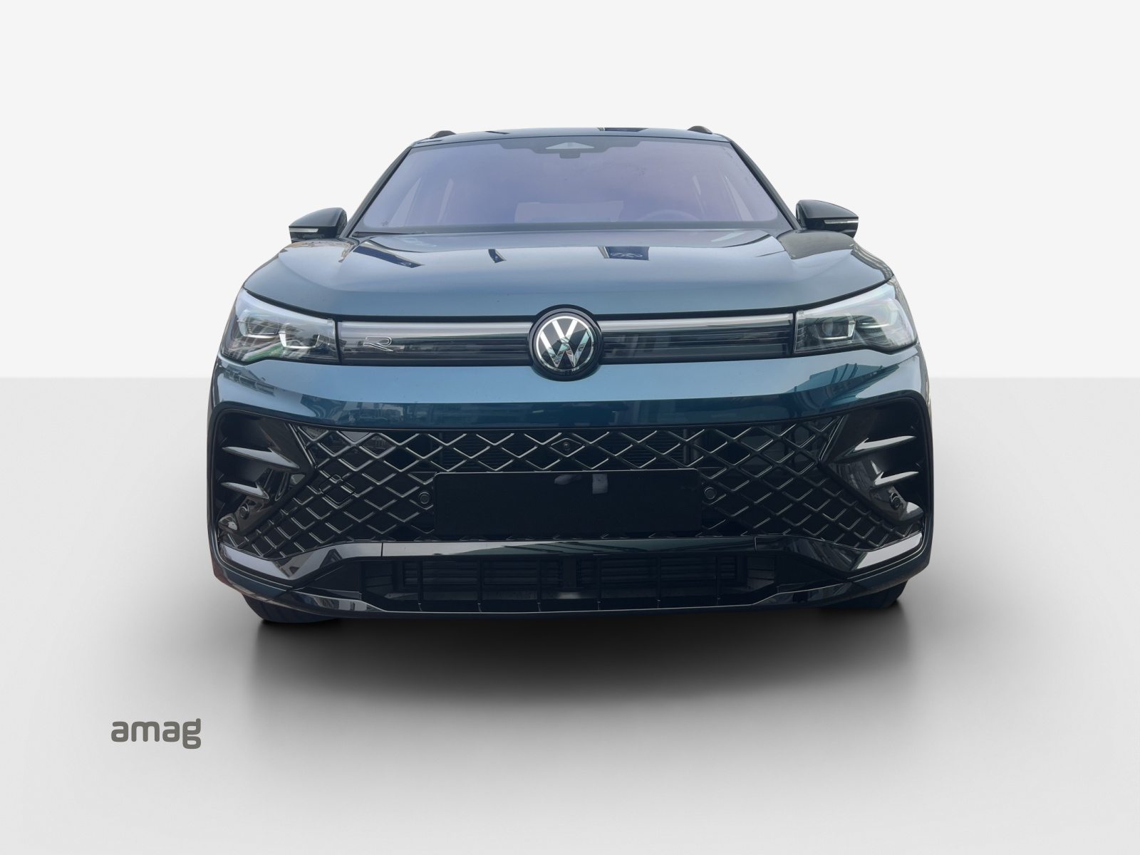 VW Tiguan R-Line, Petrol, New car, Automatic - 7
