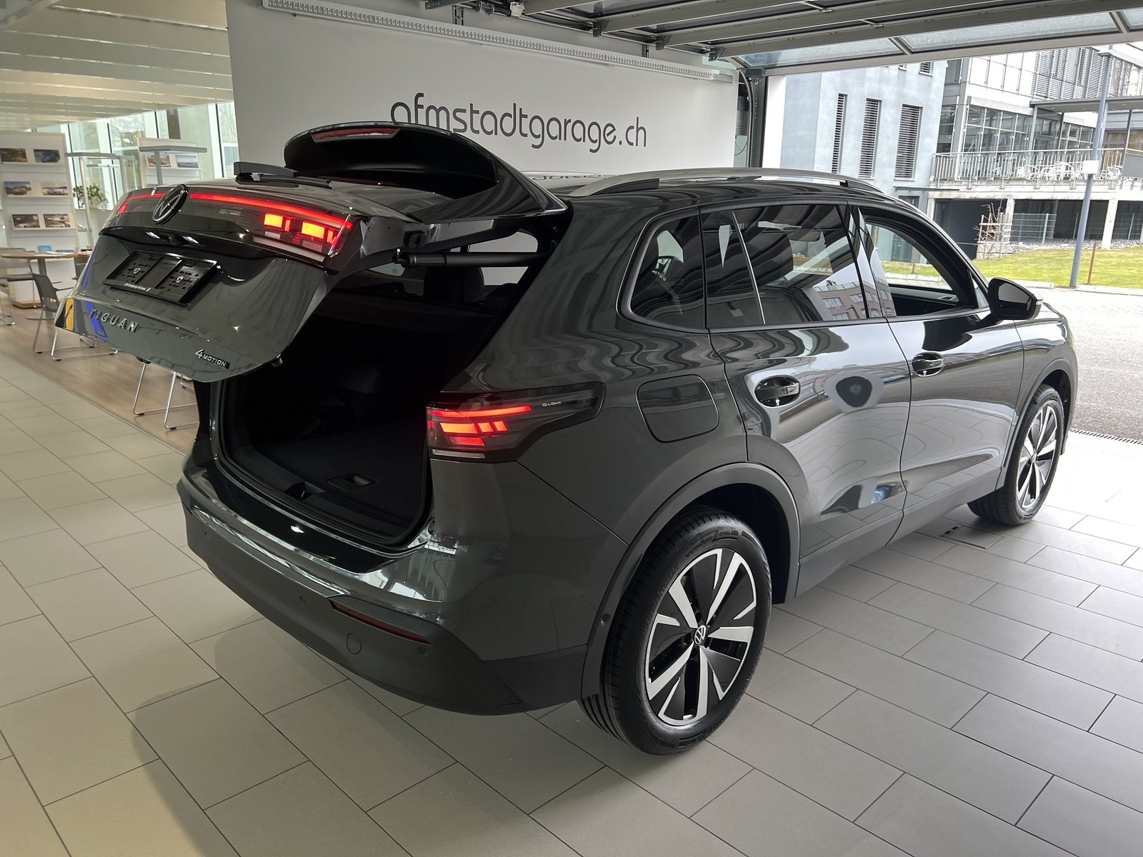 VW Tiguan Life UNITED, Petrol, New car, Automatic - 5