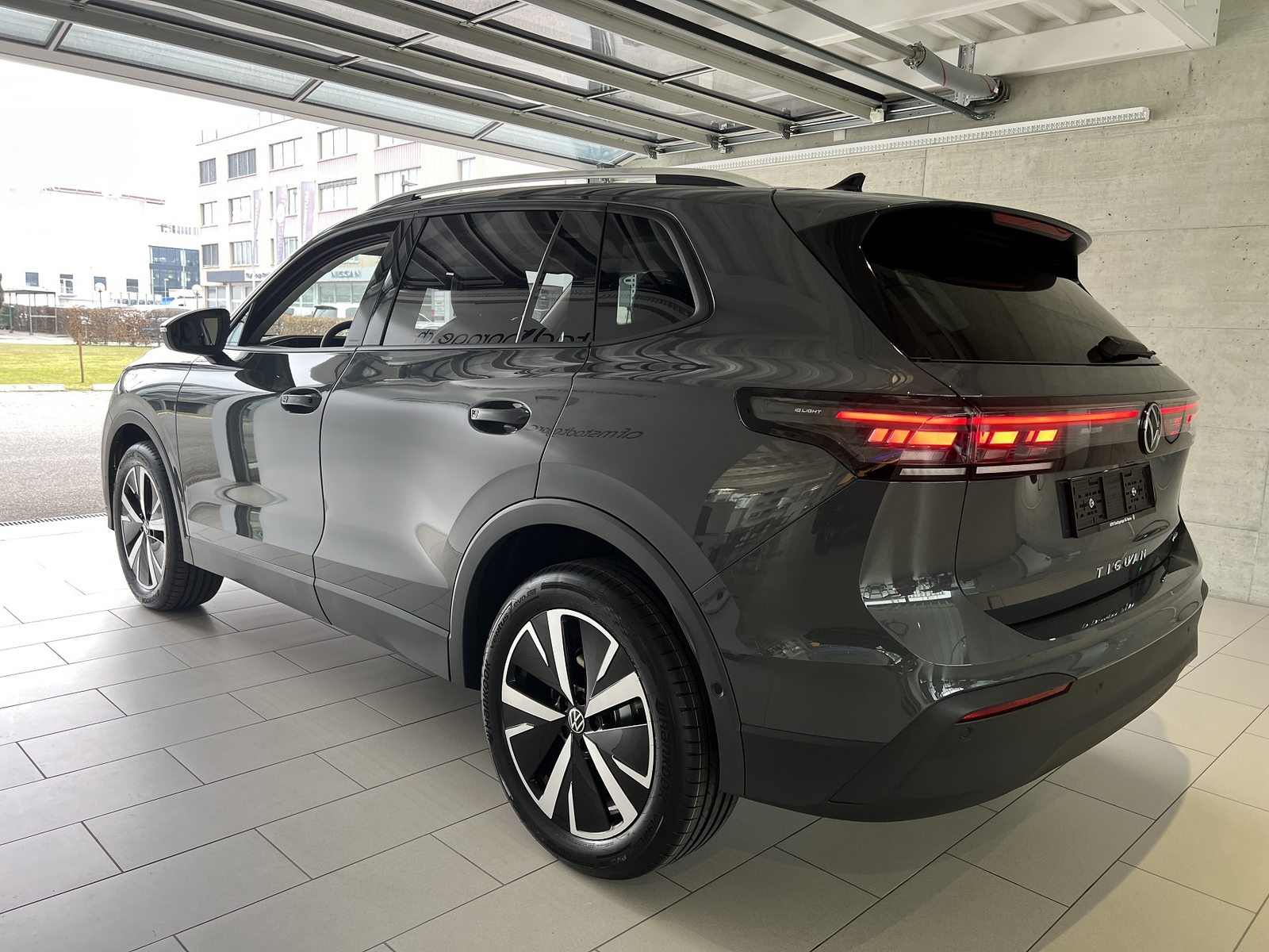 VW Tiguan Life UNITED, Petrol, New car, Automatic - 7