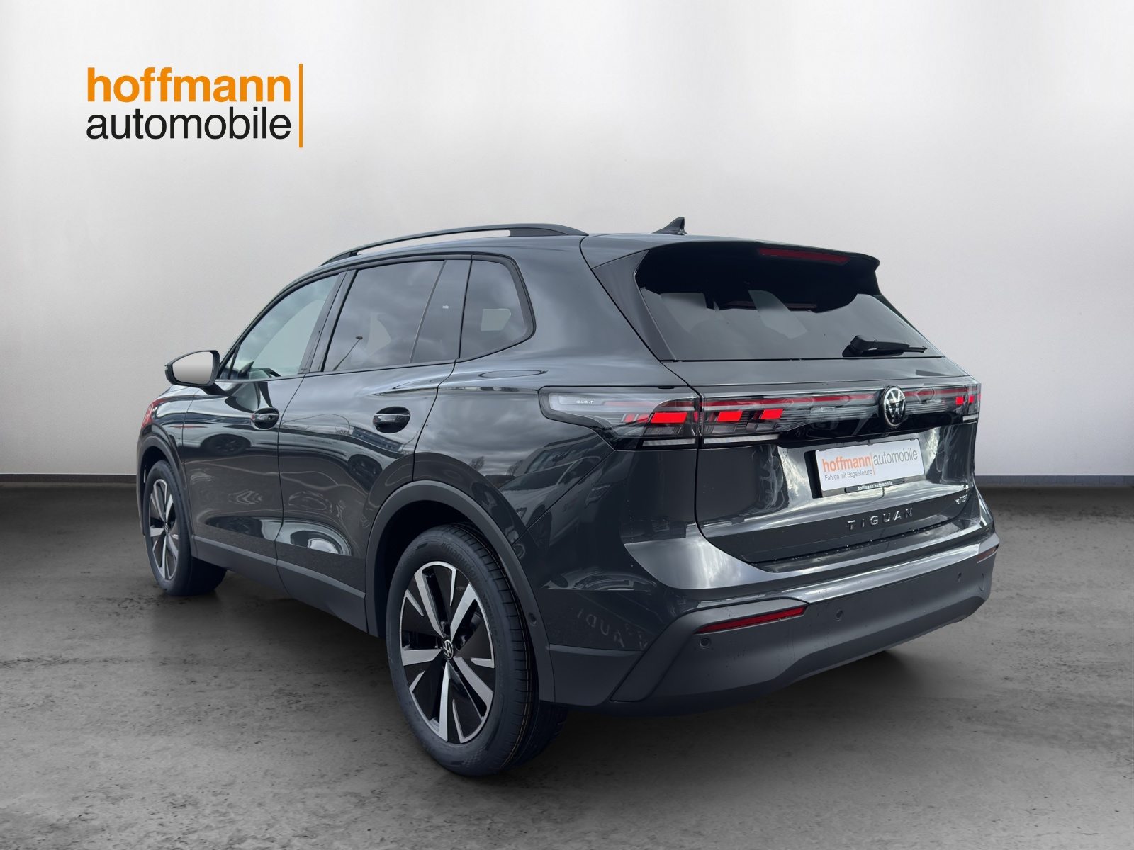VW Tiguan UNITED, Petrol, New car, Automatic - 6
