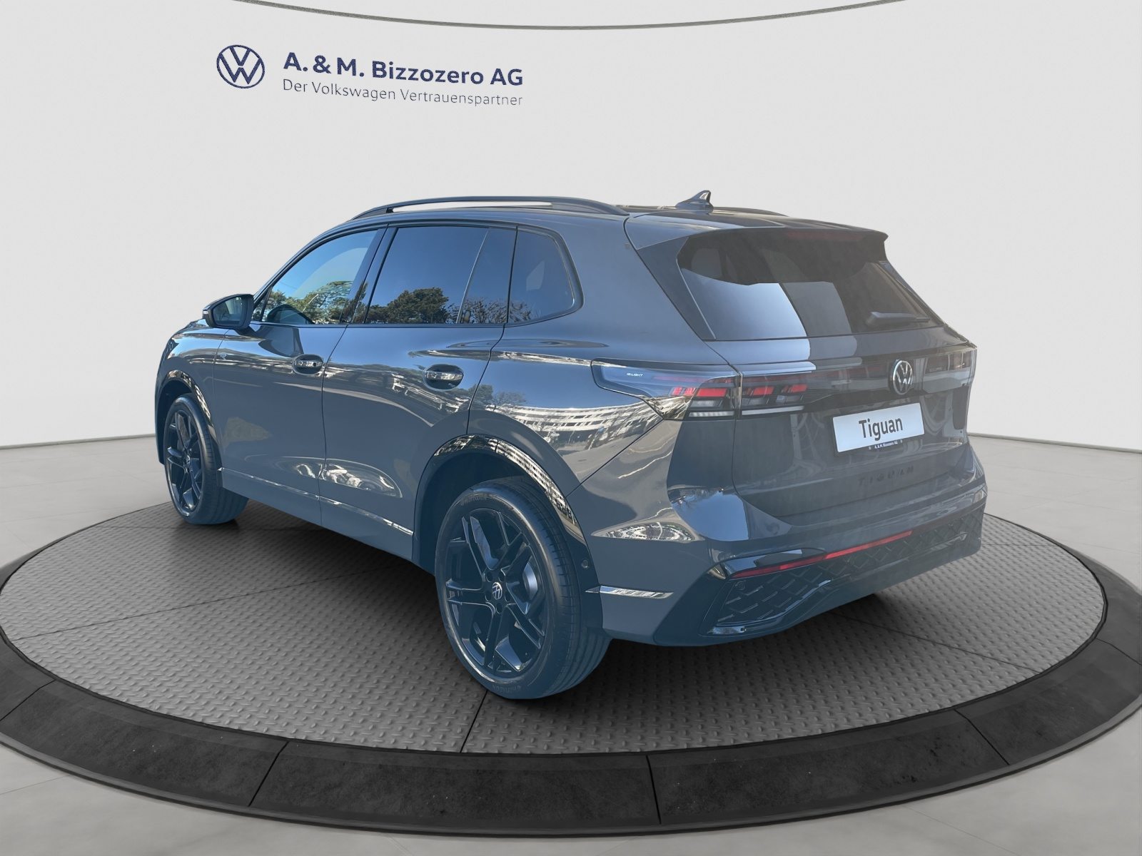 VW Tiguan R-Line, Benzina, Auto nuove, Automatico - 3