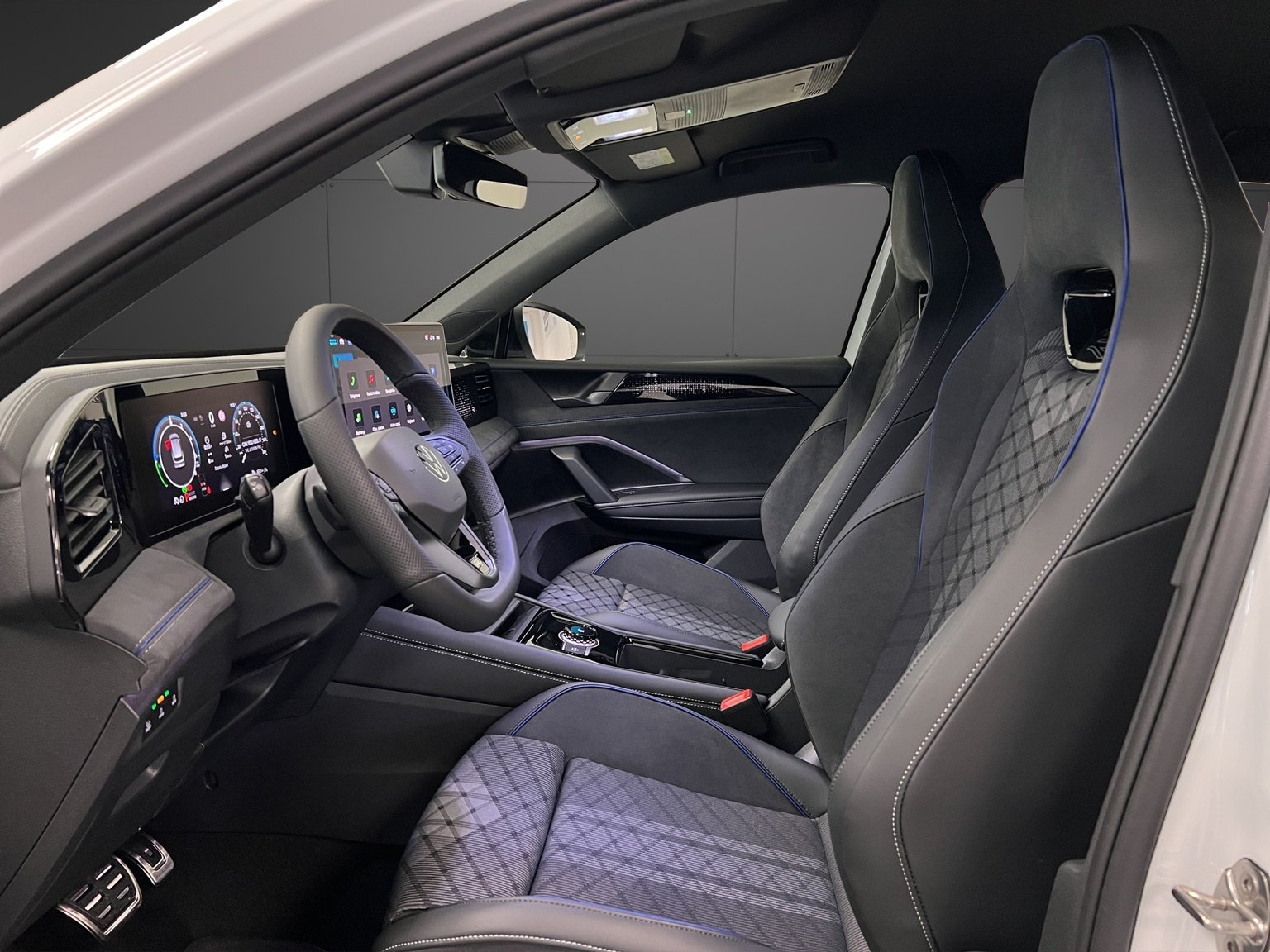 VW Tiguan 1.5 TSI evo2 eHybrid R-Line DSG, Hybride Rechargeable Essence/Électricité, Voiture nouvelle, Automatique - 6
