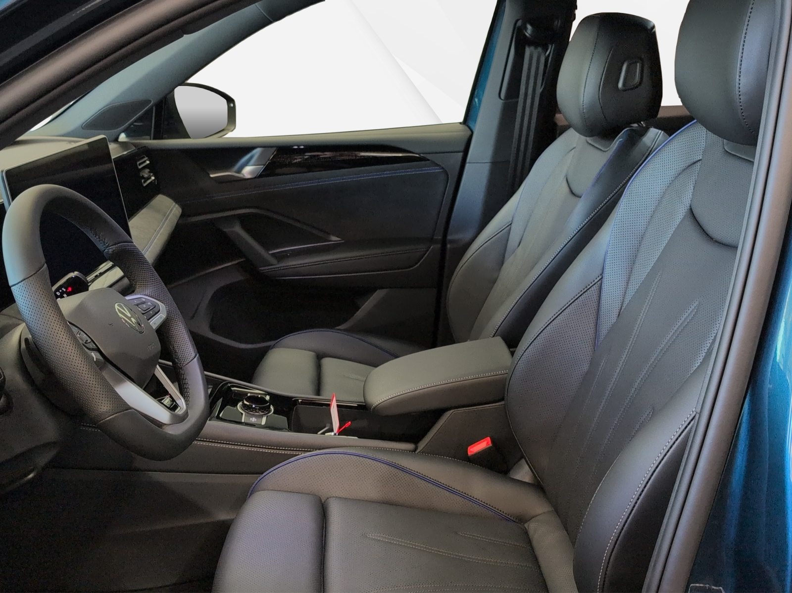 VW Tiguan R-Line, Petrol, New car, Automatic - 6