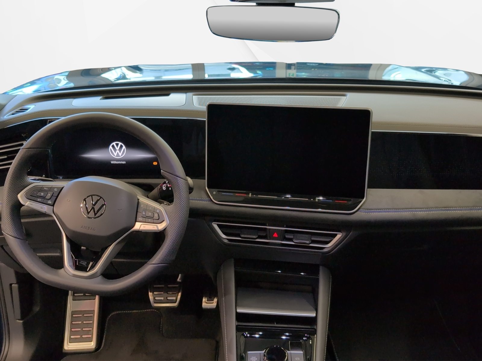 VW Tiguan R-Line, Petrol, New car, Automatic - 7