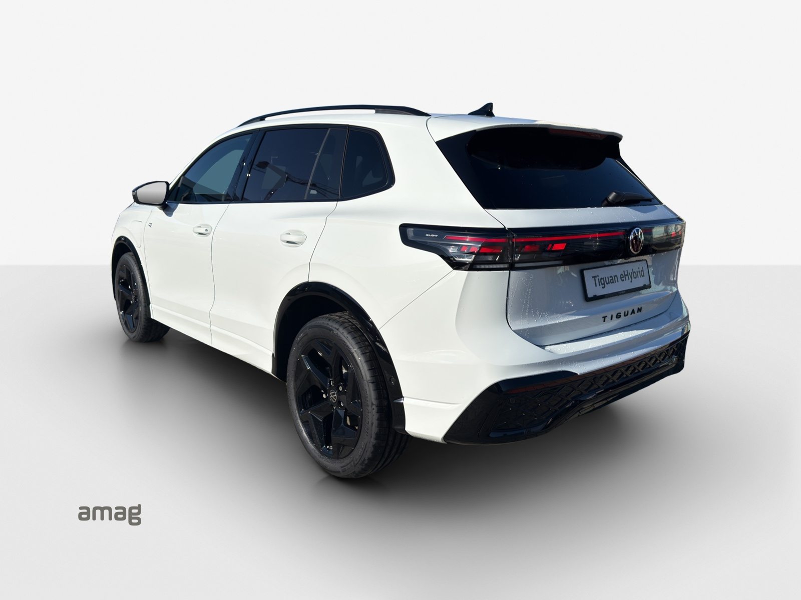 VW Tiguan R-Line, Hybride Intégral Essence/Électricité, Voiture nouvelle, Automatique - 3