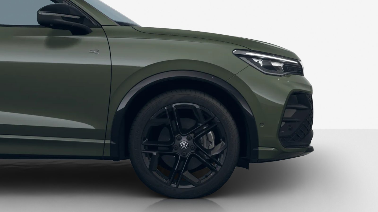 VW Tiguan R-Line, Petrol, New car, Automatic - 4