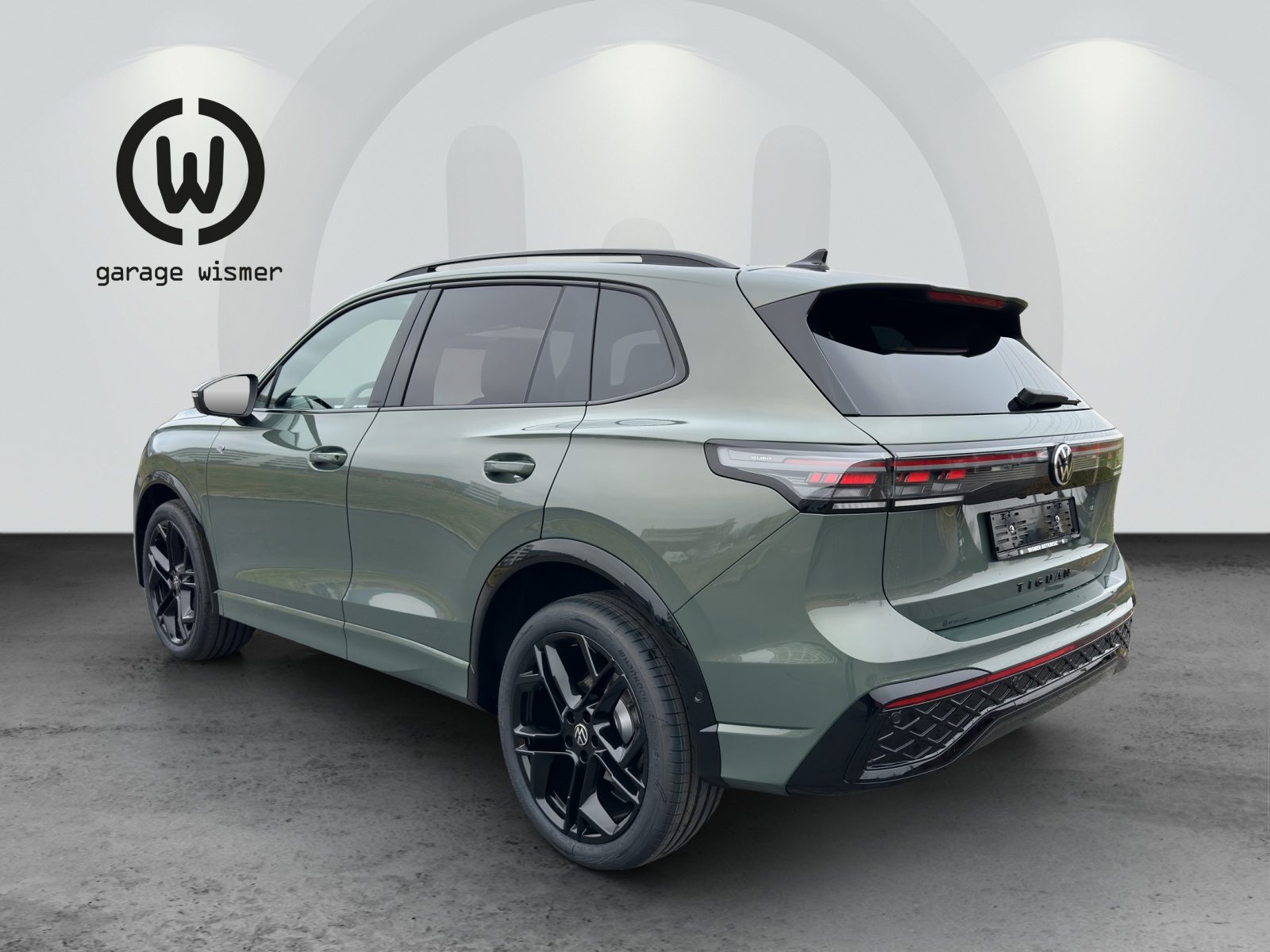 VW Tiguan R-Line, Petrol, New car, Automatic - 3