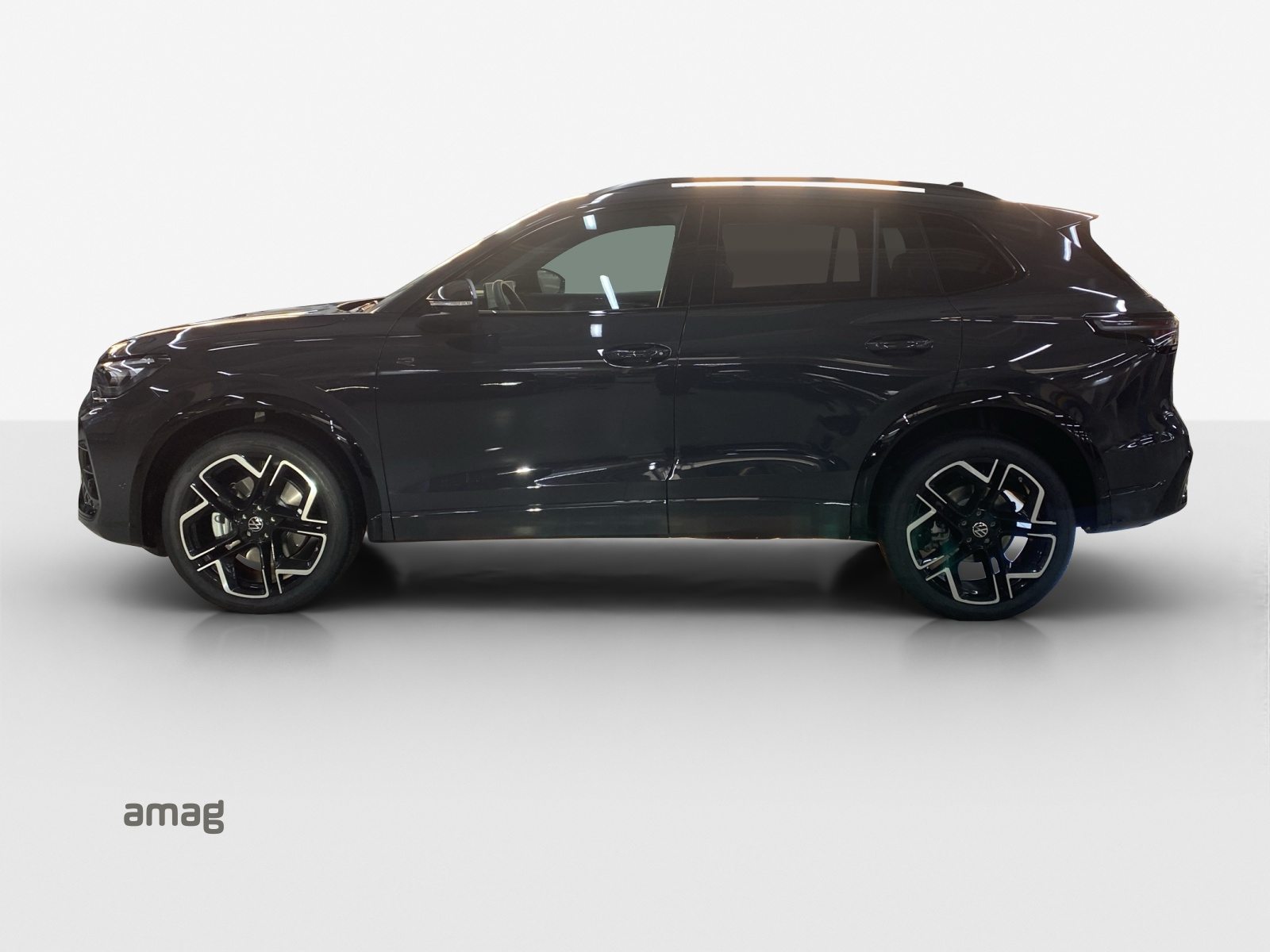 VW Tiguan R-Line, Petrol, New car, Automatic - 2