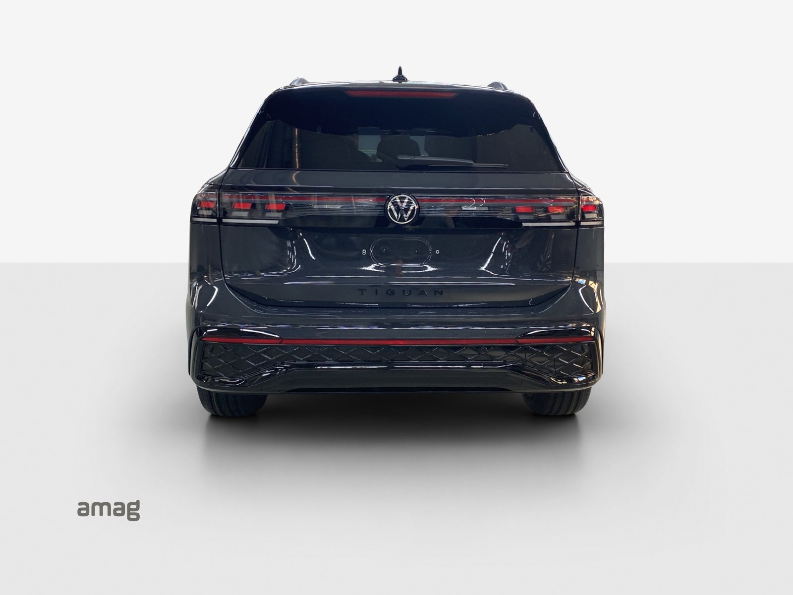 VW Tiguan R-Line, Petrol, New car, Automatic - 4
