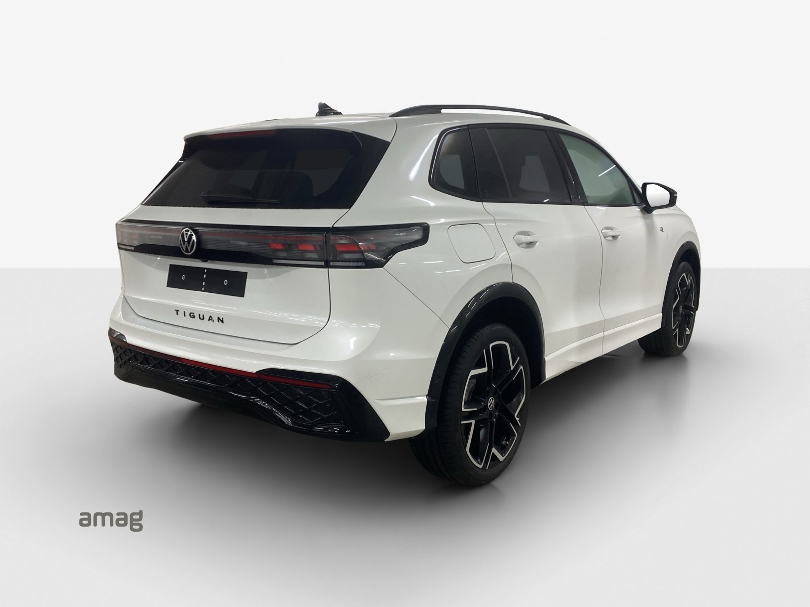 VW Tiguan R-Line, Petrol, New car, Automatic - 5